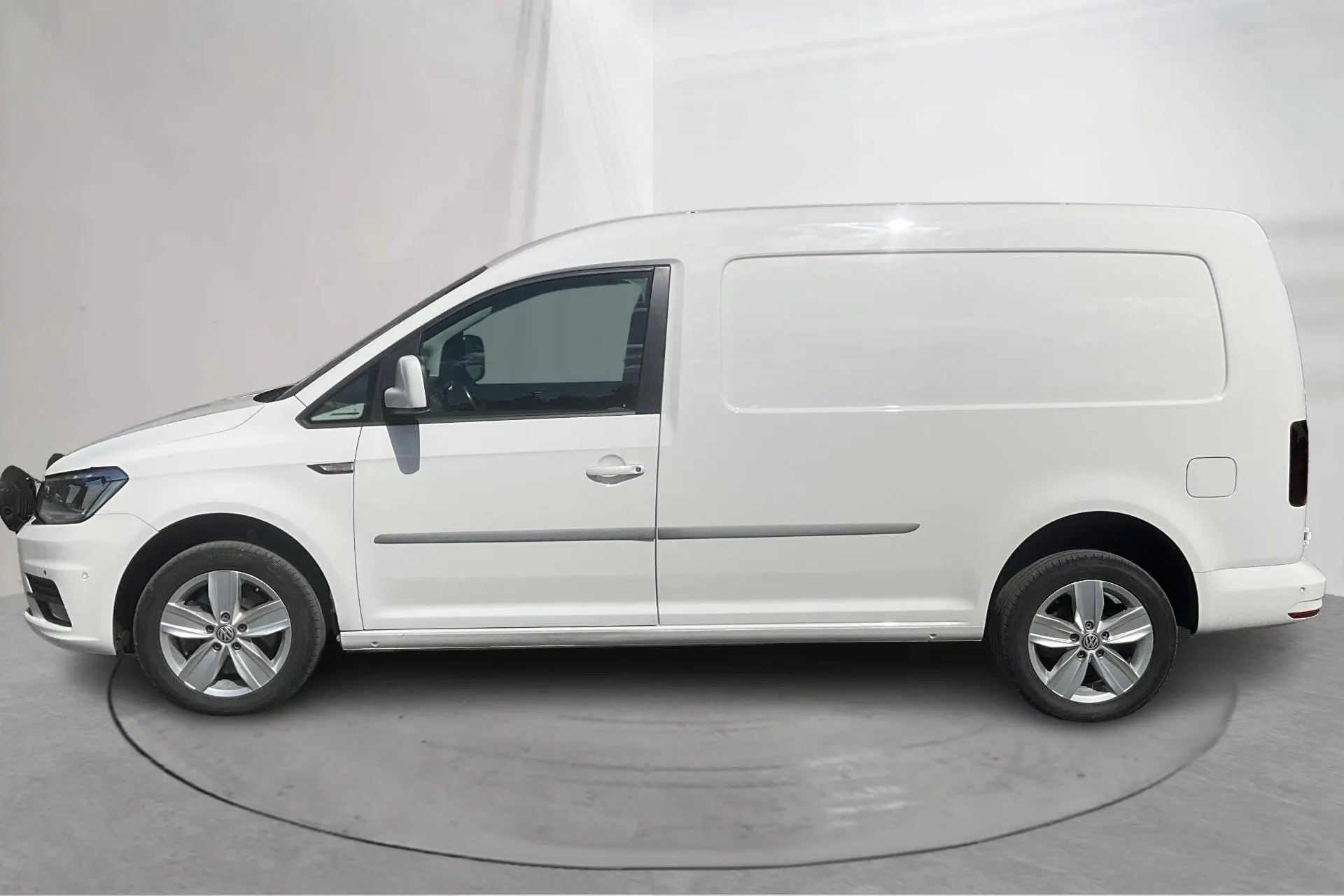 Presentationsfoto 2 av 14: VW Caddy 2.0 TDI Maxi Skåp 4MOTION (150hk) - 7 595 mil - Automat - vit - 2020