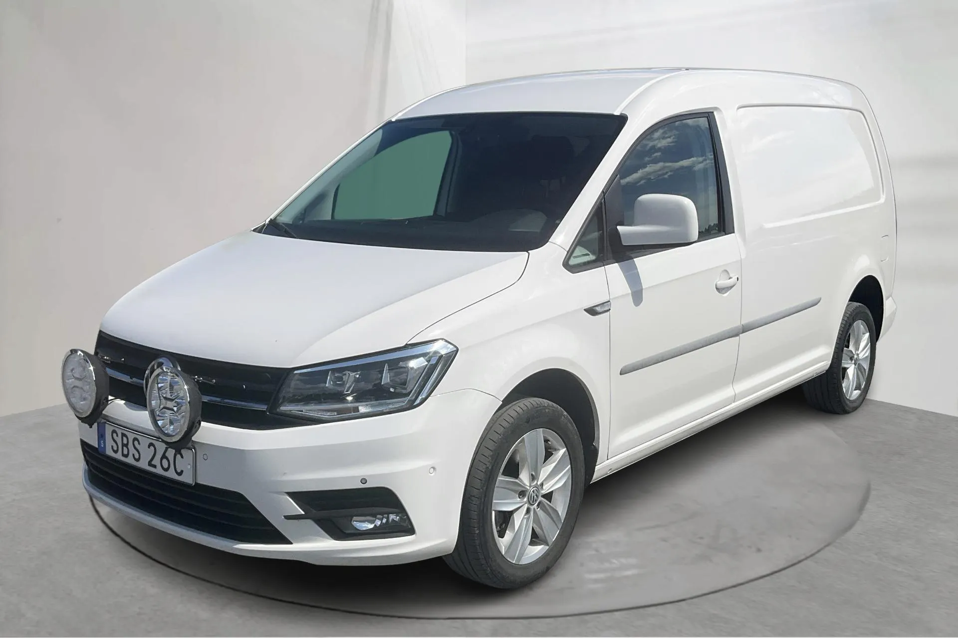 Presentationsfoto 1 av 14: VW Caddy 2.0 TDI Maxi Skåp 4MOTION (150hk) - 7 595 mil - Automat - vit - 2020