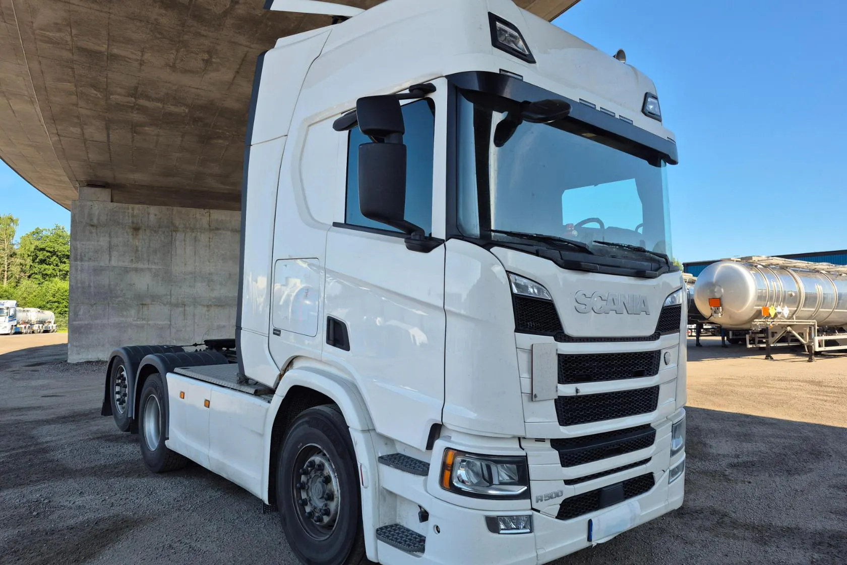 Presentation photo 2 of 74: SCANIA R500 6x2 - 650 799 km - Automatic - white - 2019