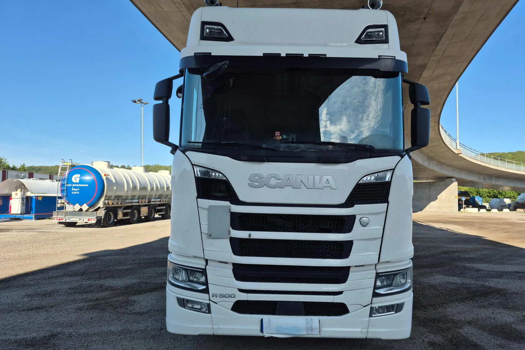 Presentation photo 1 of 74: SCANIA R500 6x2 - 650 799 km - Automatic - white - 2019