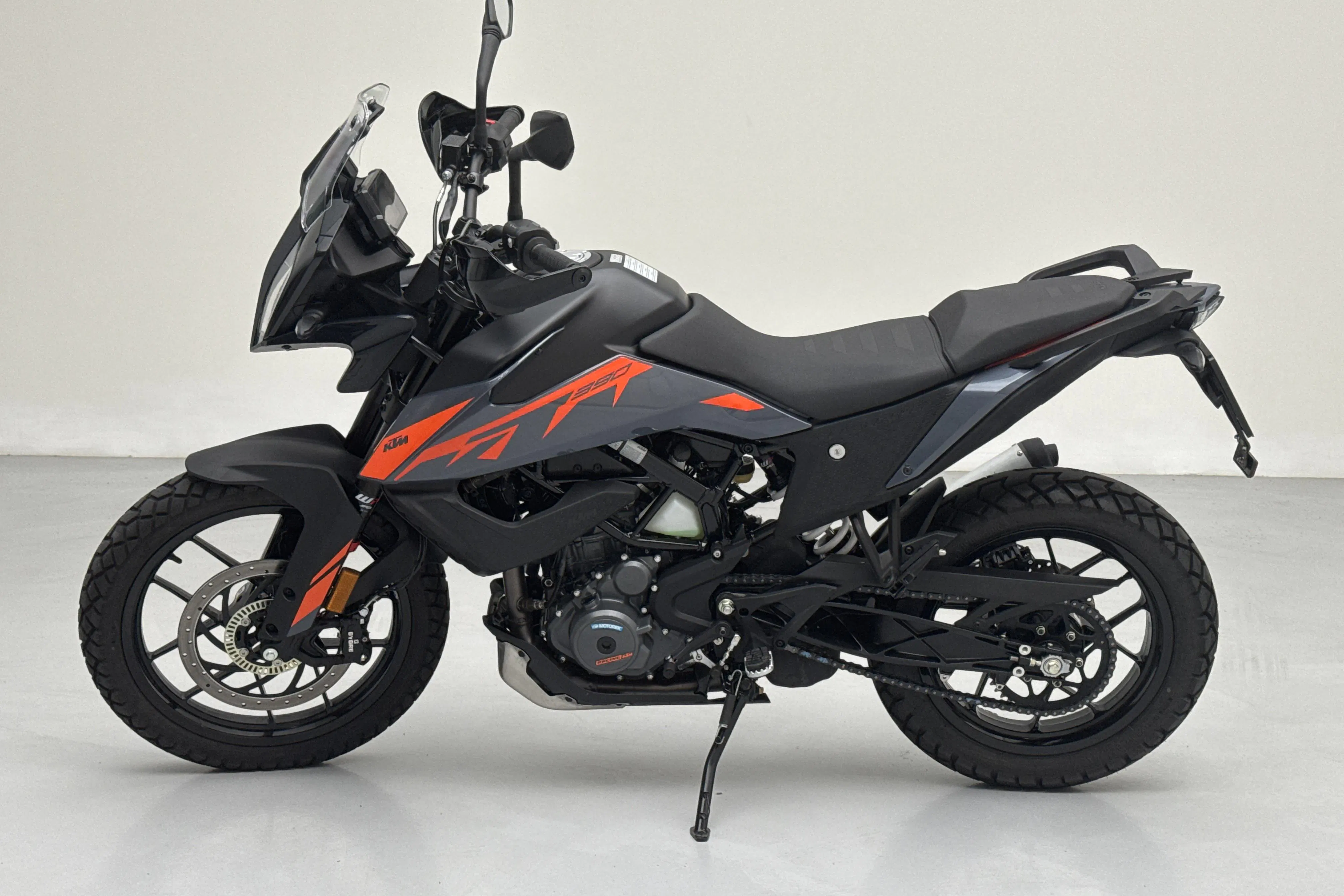 Presentation photo 2 of 10: KTM 390 ADVENTURE Motorcykel - 590 km - Manual - 2023
