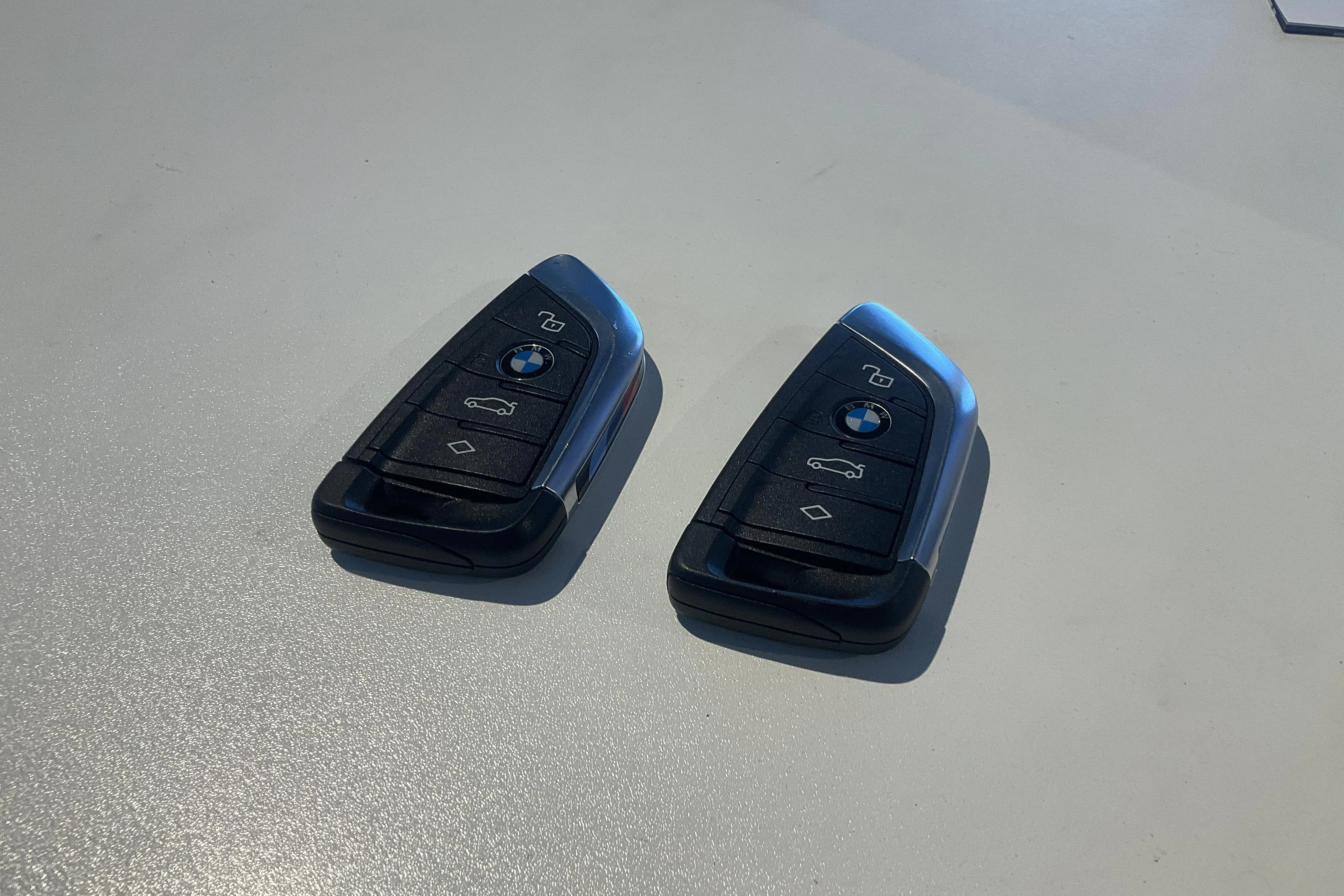 Presentationsfoto 21 av 21: BMW i4 eDrive40, G26 (340hk) - 10 514 mil - Automat - vit - 2024