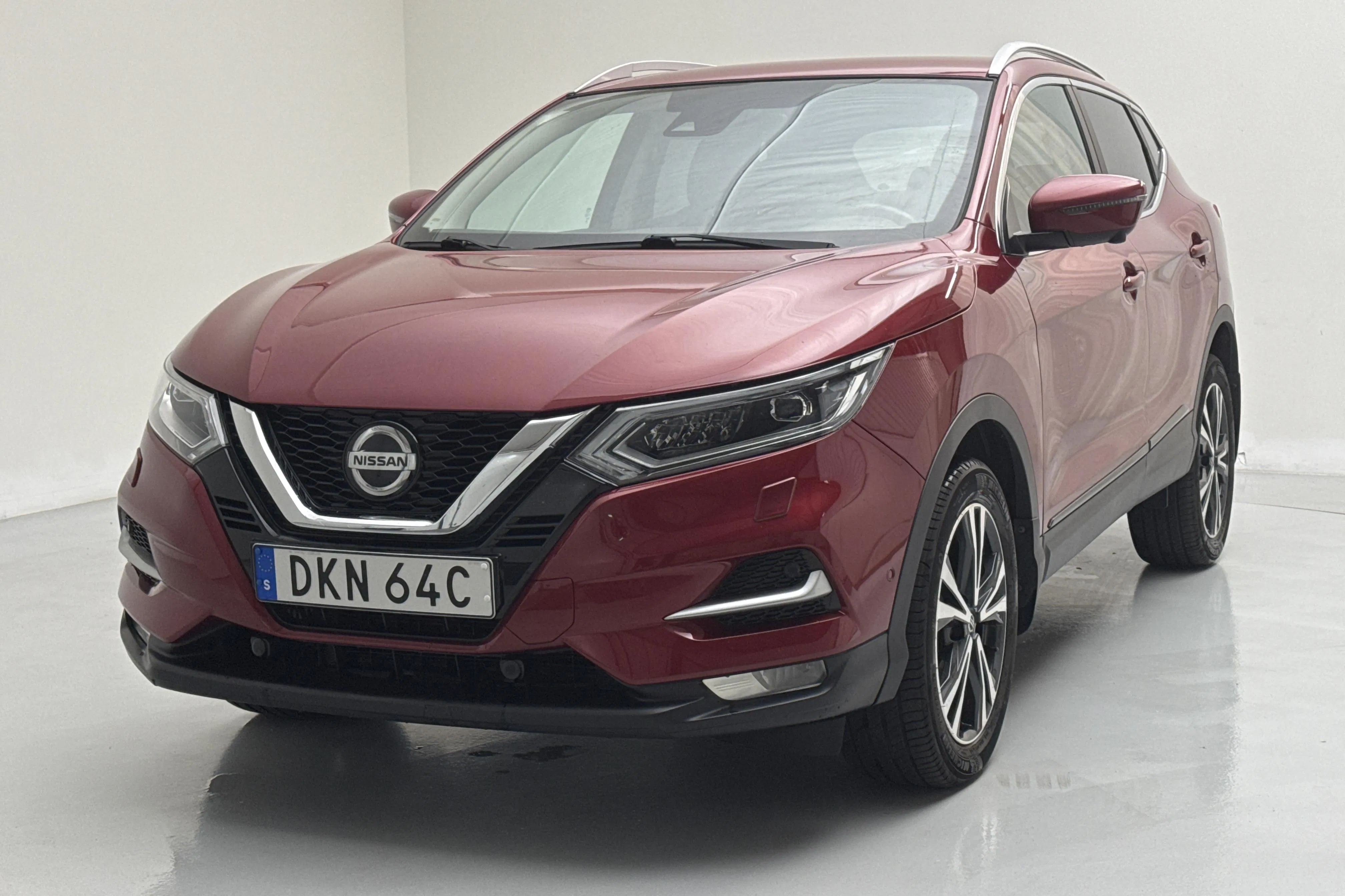Presentation photo 1 of 13: Nissan Qashqai 1.3 DIG-T (160hk) - 31 720 km - Automatic - dark red - 2021