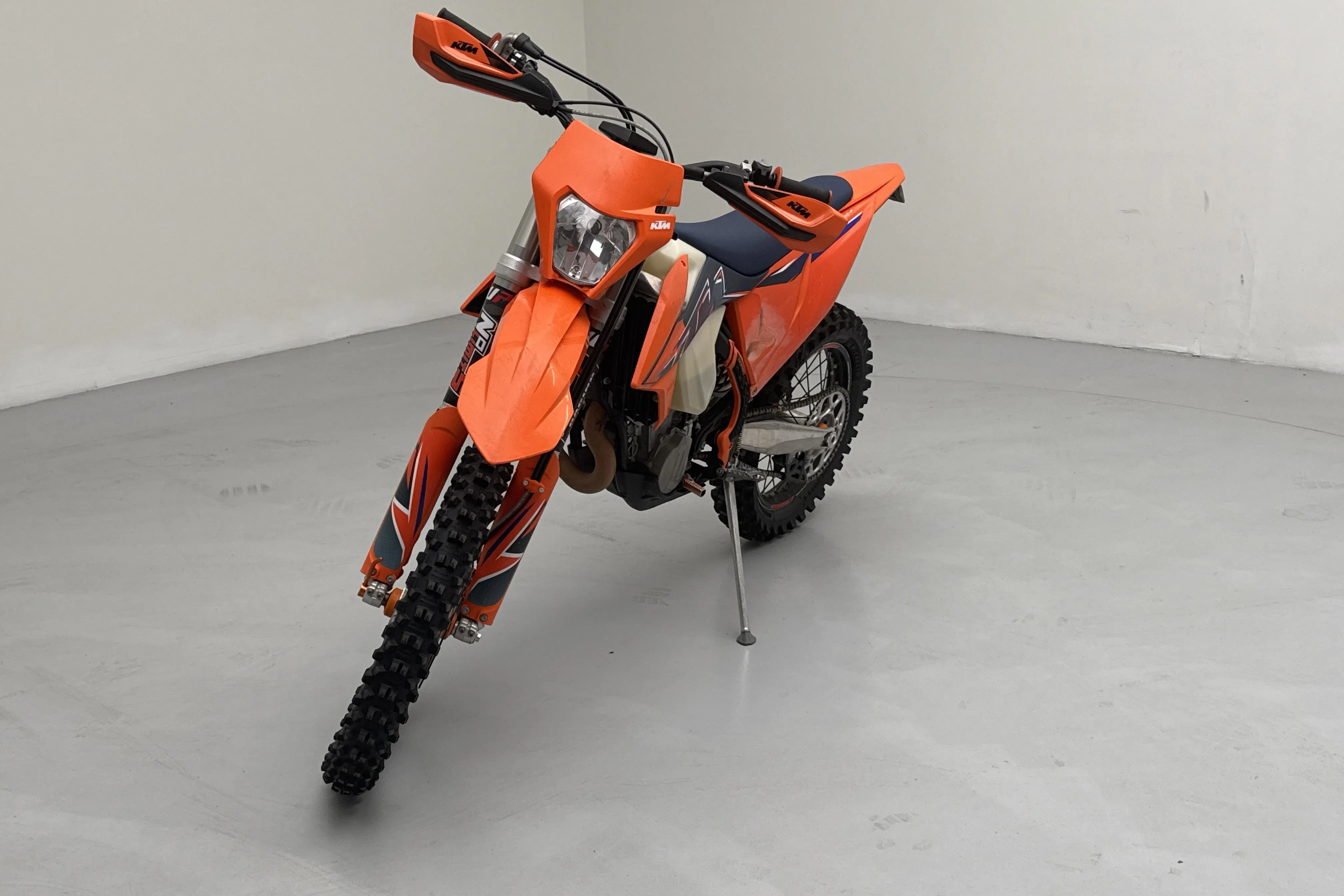 Presentationsfoto 1 av 13: KTM 450 EXC-F Enduromotorcykel - 389 mil - Manuell - 2021