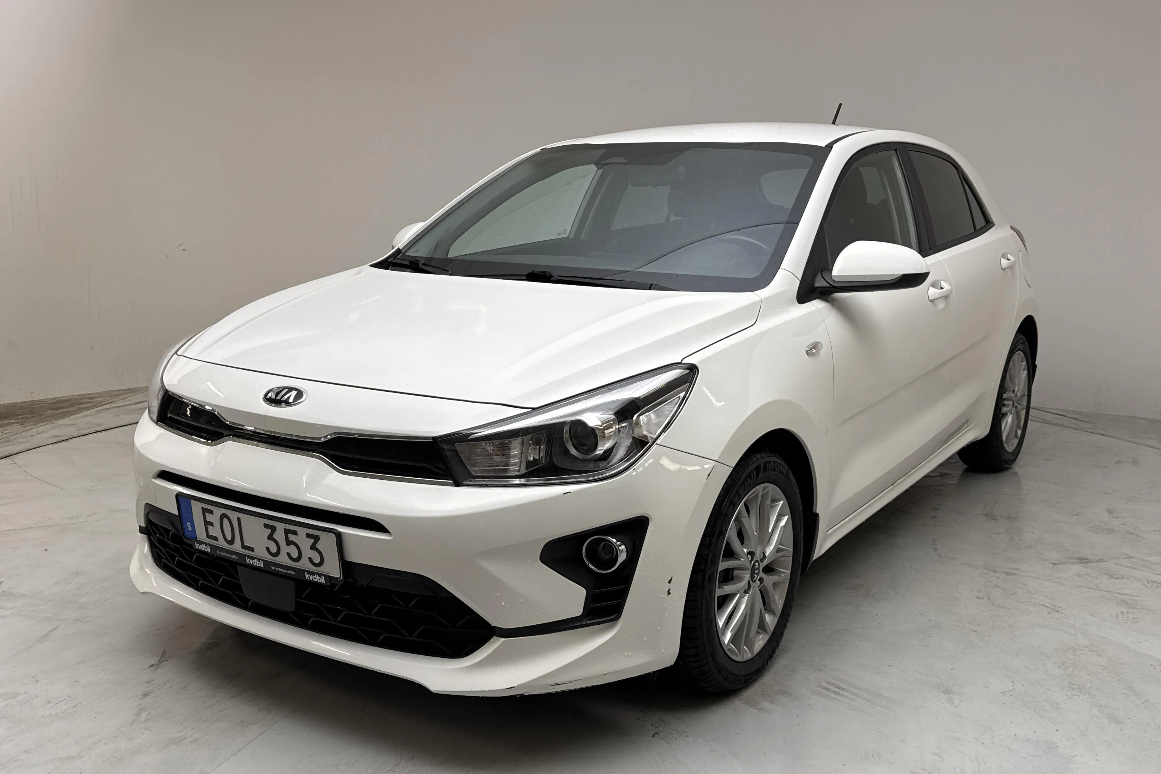 Presentation photo 1 of 13: KIA Rio 1.0 T-GDi (100hk) - 156 970 km - Automatic - white - 2021