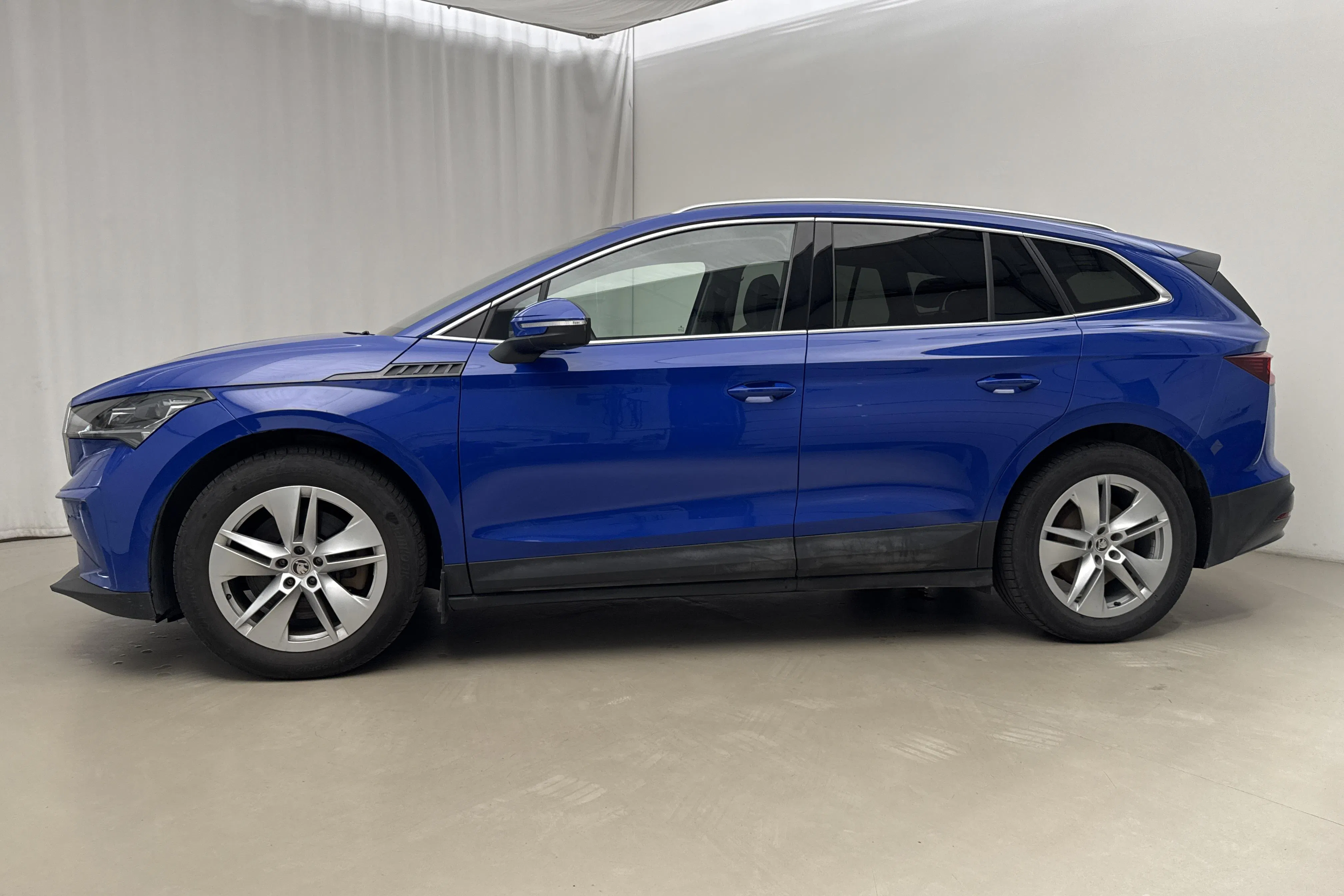 Presentationsfoto 2 av 21: Skoda Enyaq iV 80x (265hk) - 7 649 mil - Automat - blå - 2023