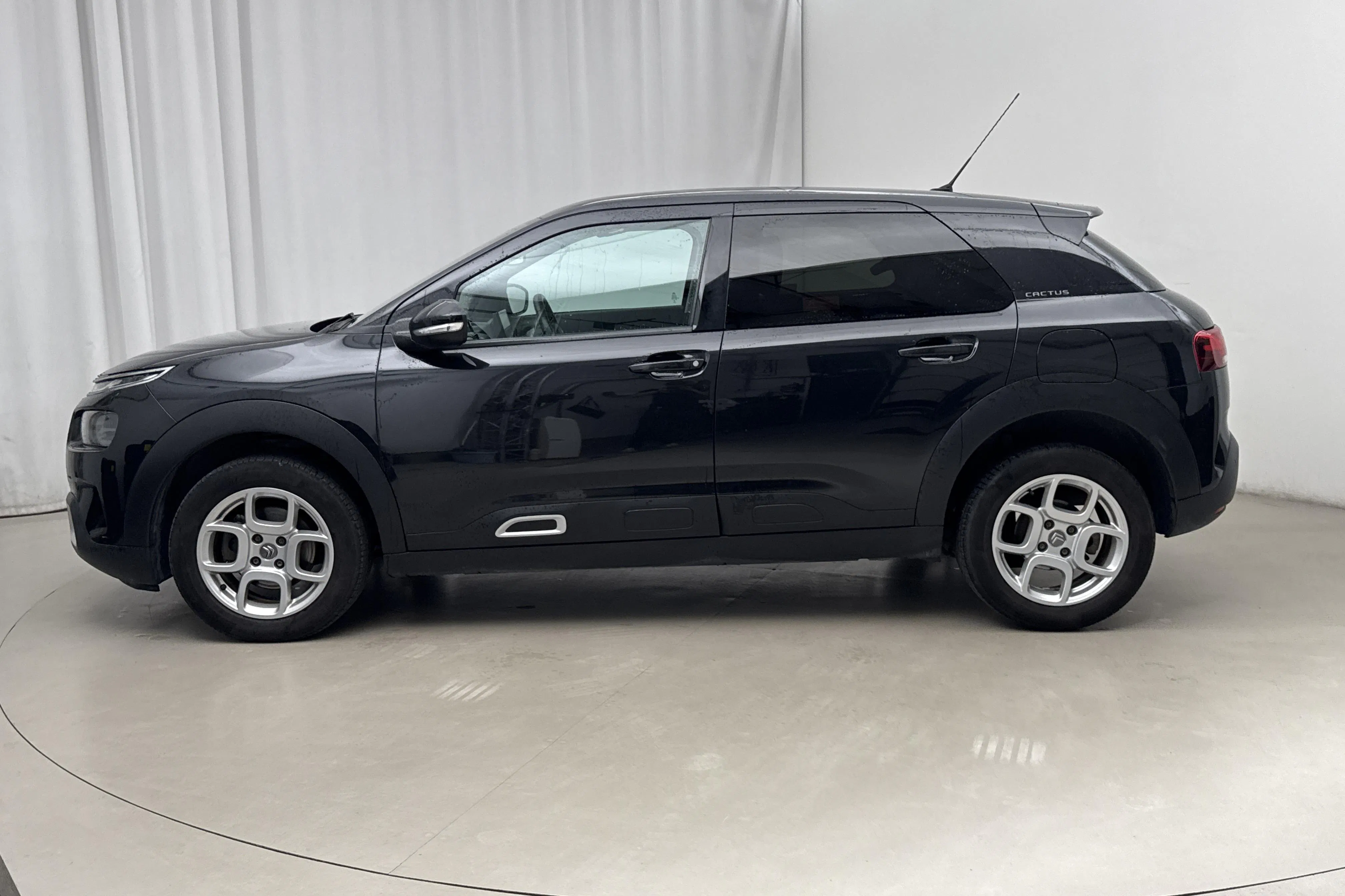 Presentationsfoto 2 av 17: Citroën C4 Cactus PureTech (130hk) - 7 718 mil - Automat - svart - 2020