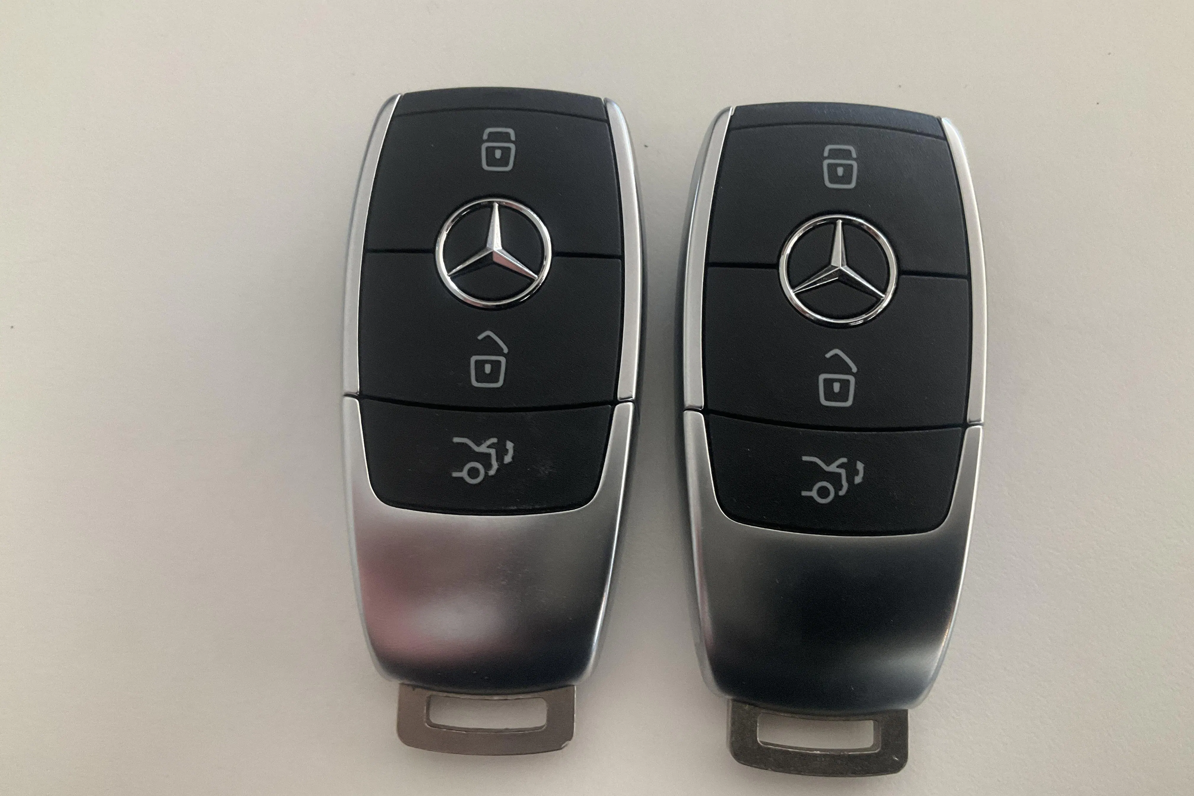 Presentation photo 23 of 23: Mercedes EQA 300 4Matic H243 (228hk) - 50 420 km - Automatic - dark grey - 2024