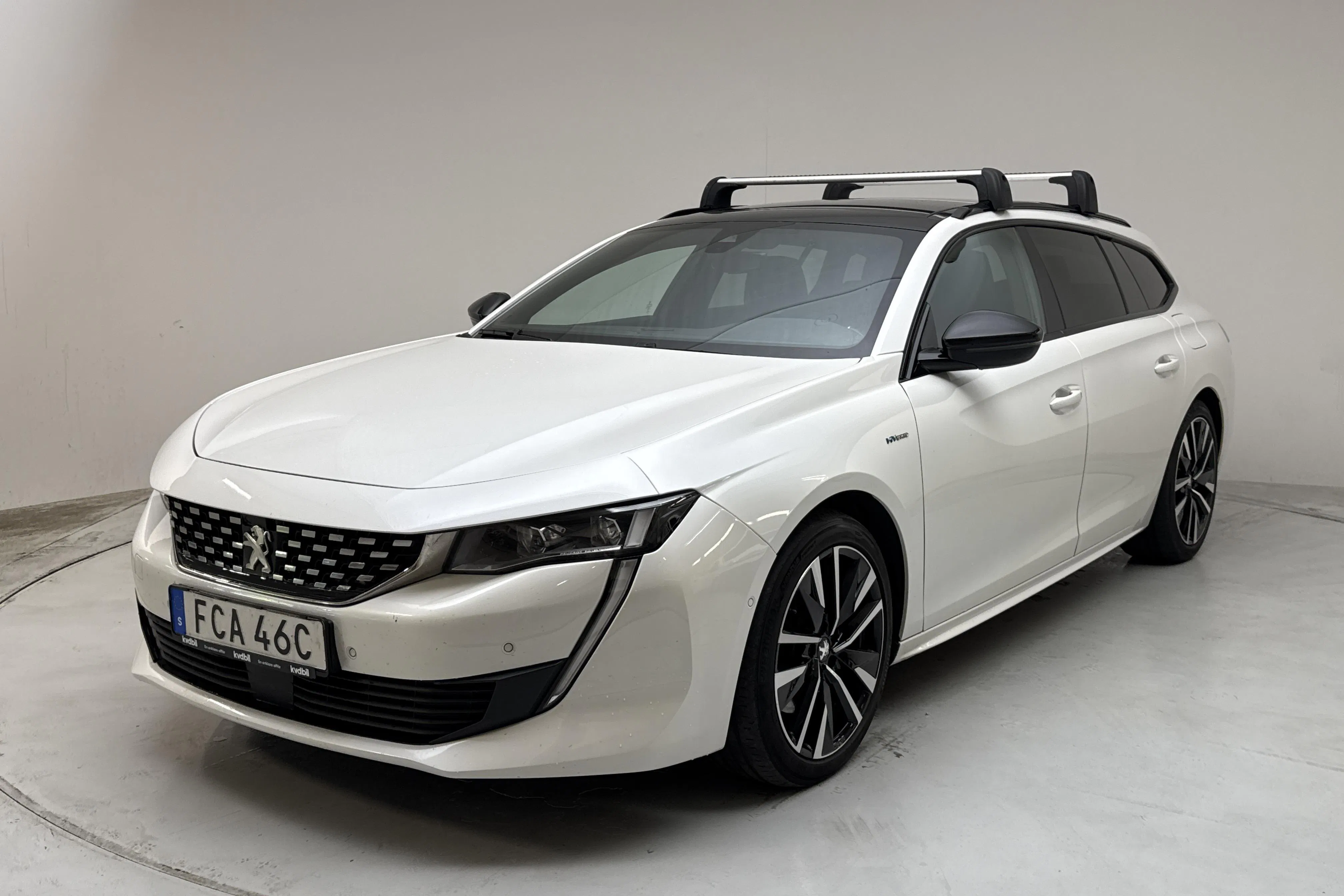 Presentationsfoto 1 av 18: Peugeot 508 1.6 Hybrid SW (225hk) - 12 627 mil - Automat - vit - 2022