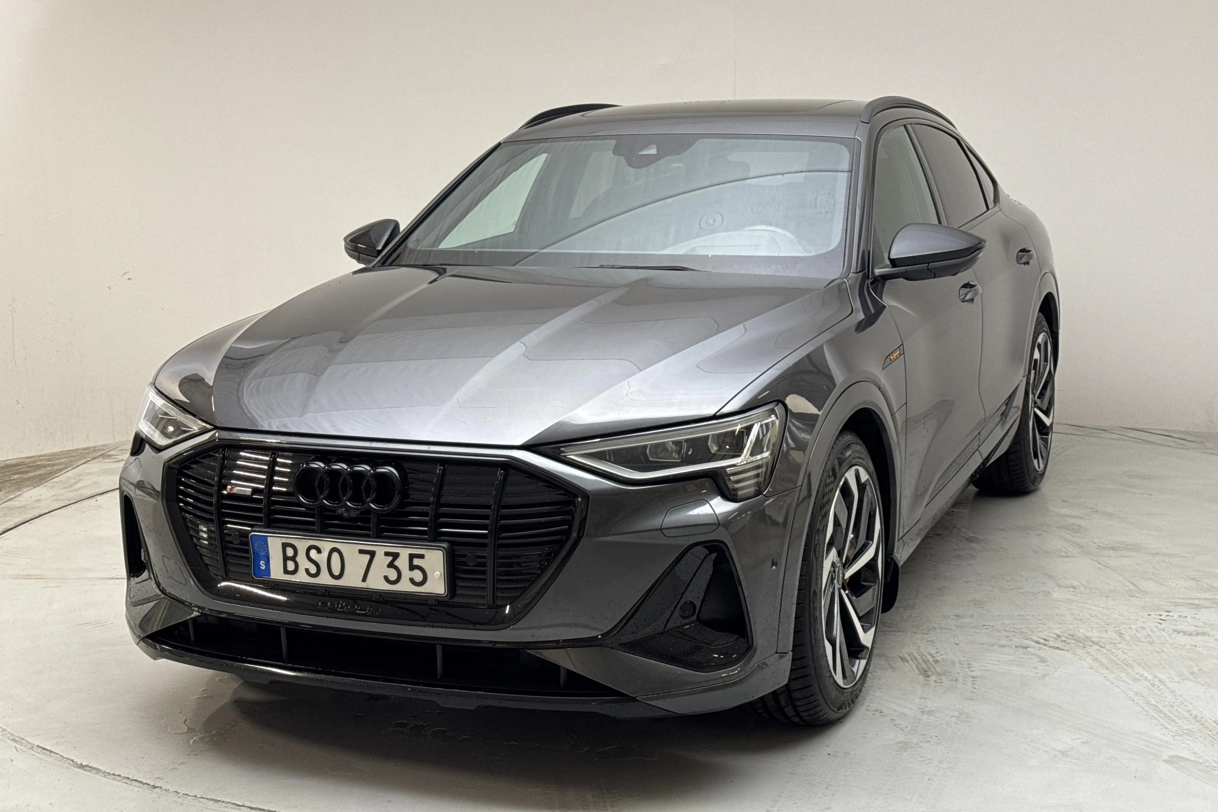 Presentationsfoto 1 av 17: Audi e-tron Sportback 55 quattro 95kWh (408hk) - 8 279 mil - Automat - grå - 2022