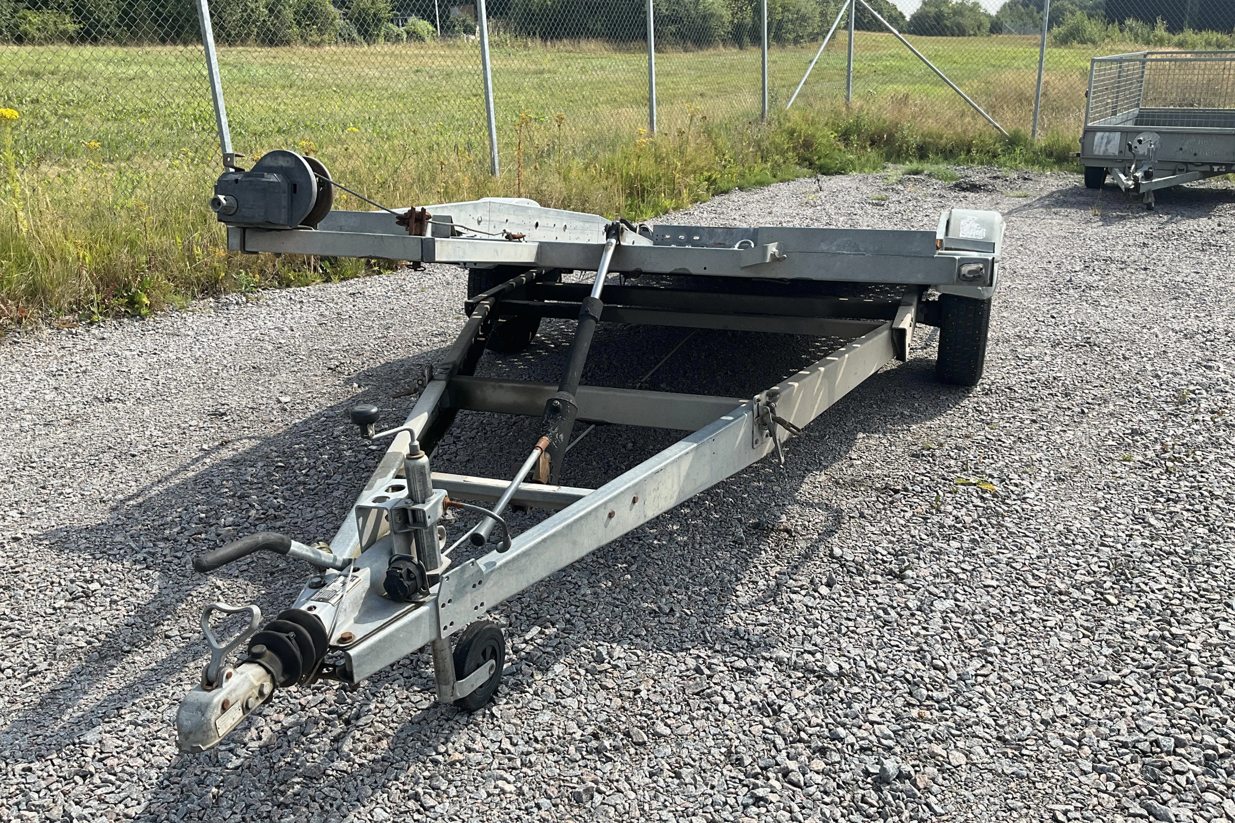 Presentation photo 2 of 12: THULE AT1300 Maskin/fordonstrailer med tippfunktion - 0 km - light grey - 2013