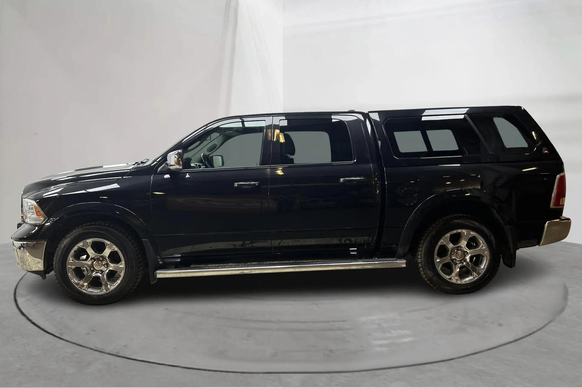 Presentation photo 2 of 14: Dodge RAM 1500 5.7 4WD (401hk) - 141 130 km - Automatic - black - 2018