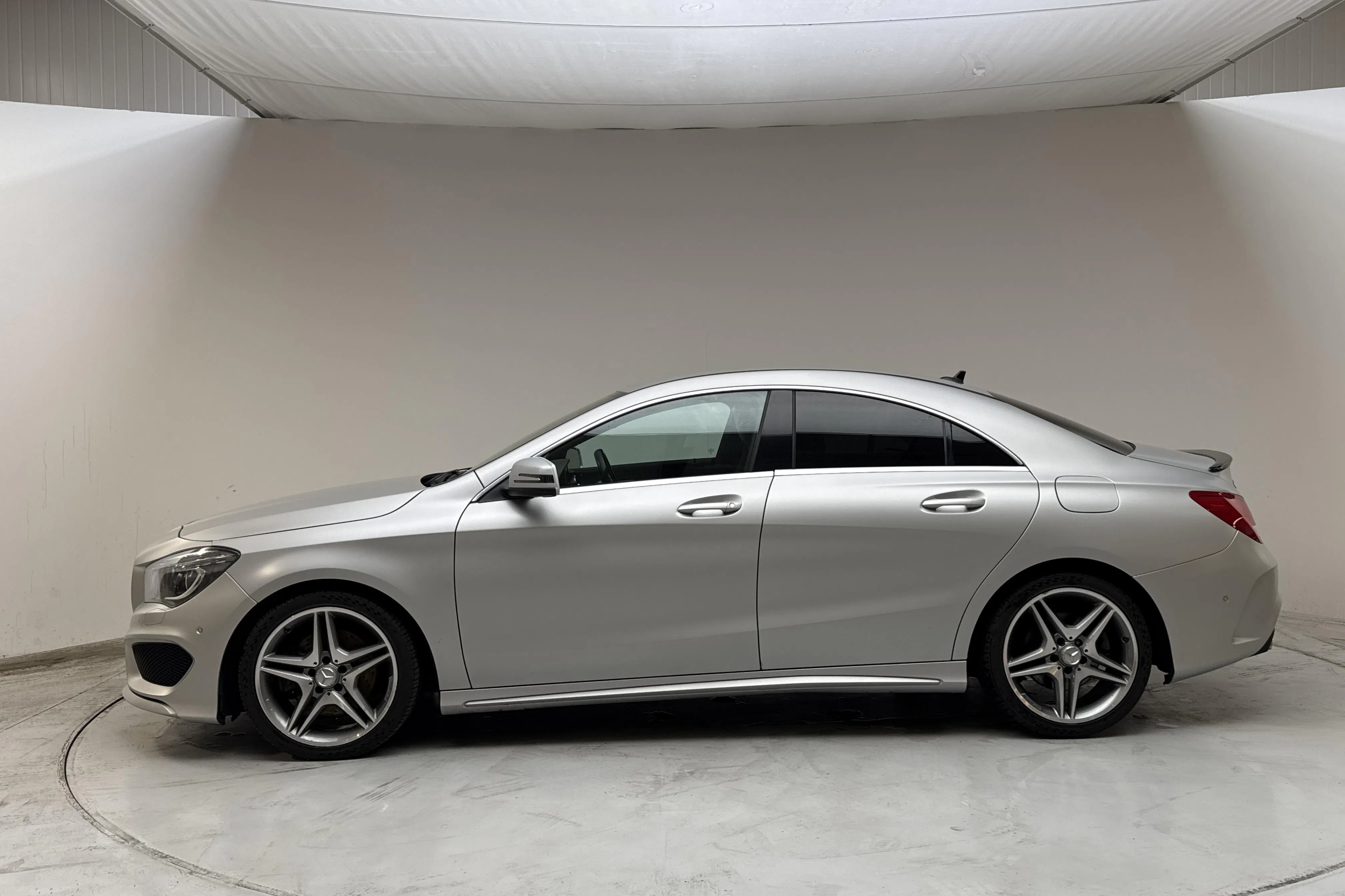 Presentation photo 2 of 11: Mercedes CLA 250 (211hk) - 235 470 km - Automatic - silver - 2014