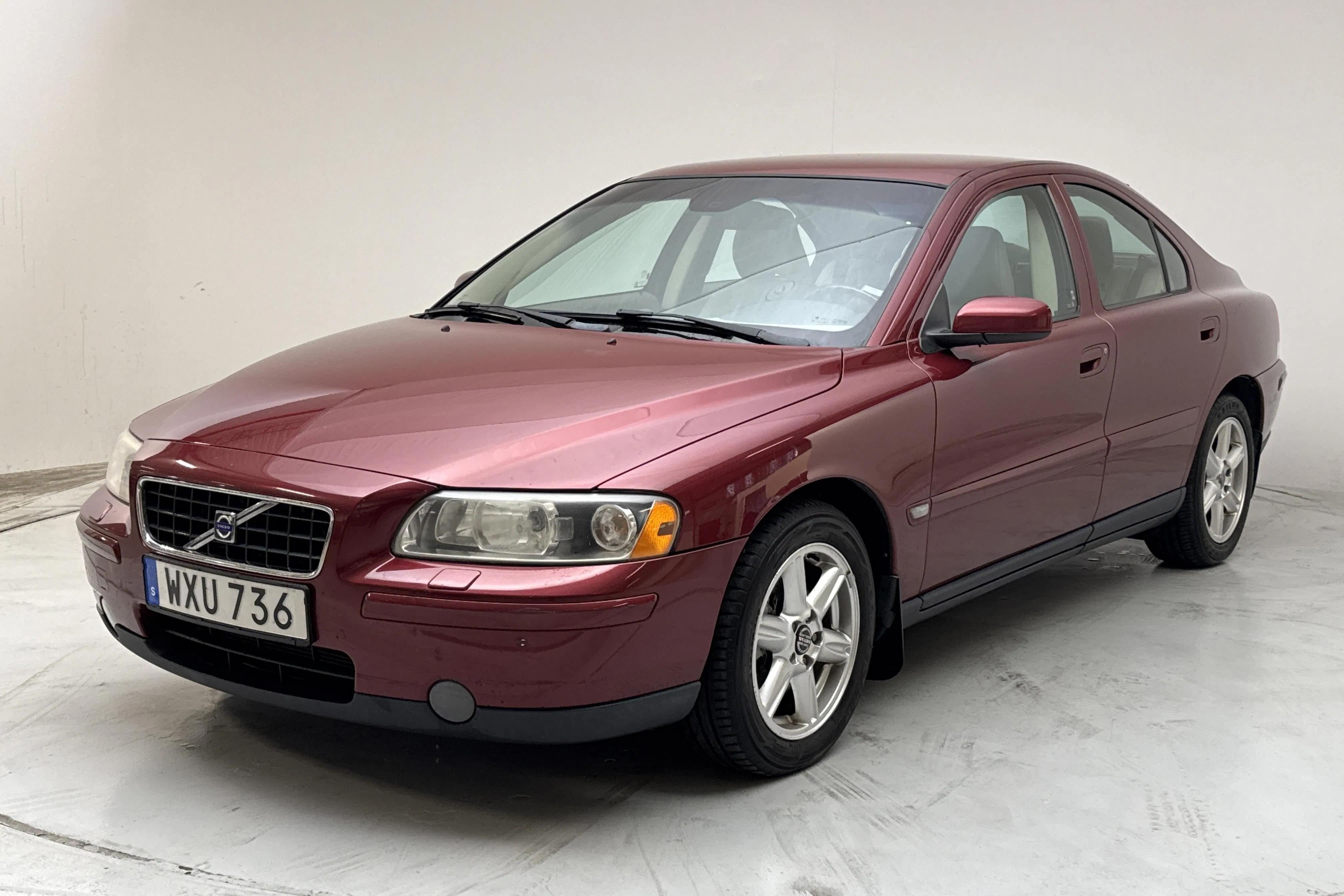 Presentation photo 1 of 13: Volvo S60 2.4 (170hk) - 232 150 km - Manual - red - 2006
