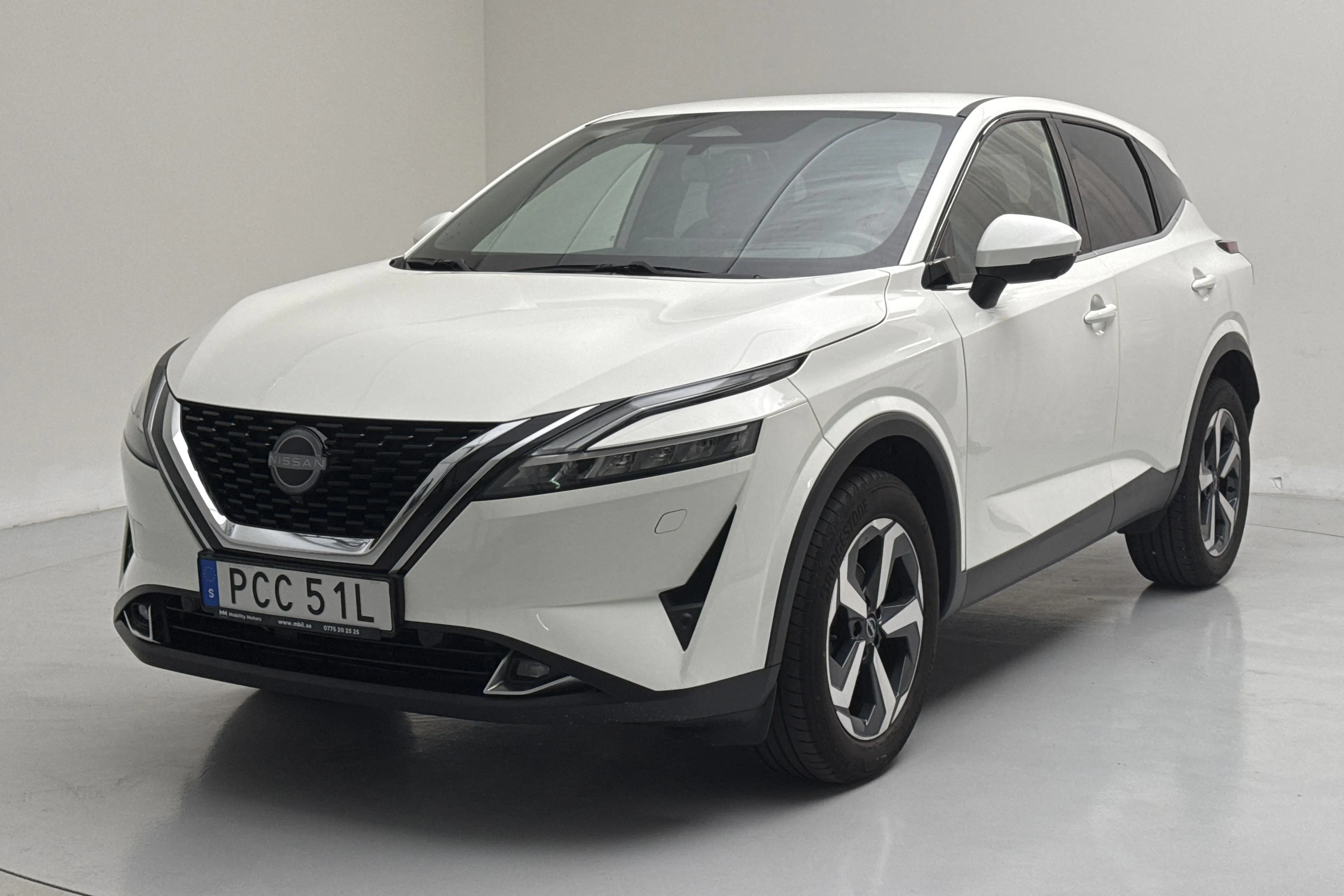 Presentation photo 1 of 15: Nissan Qashqai 1.3 MHEV (158hk) - 39 010 km - Automatic - white - 2023