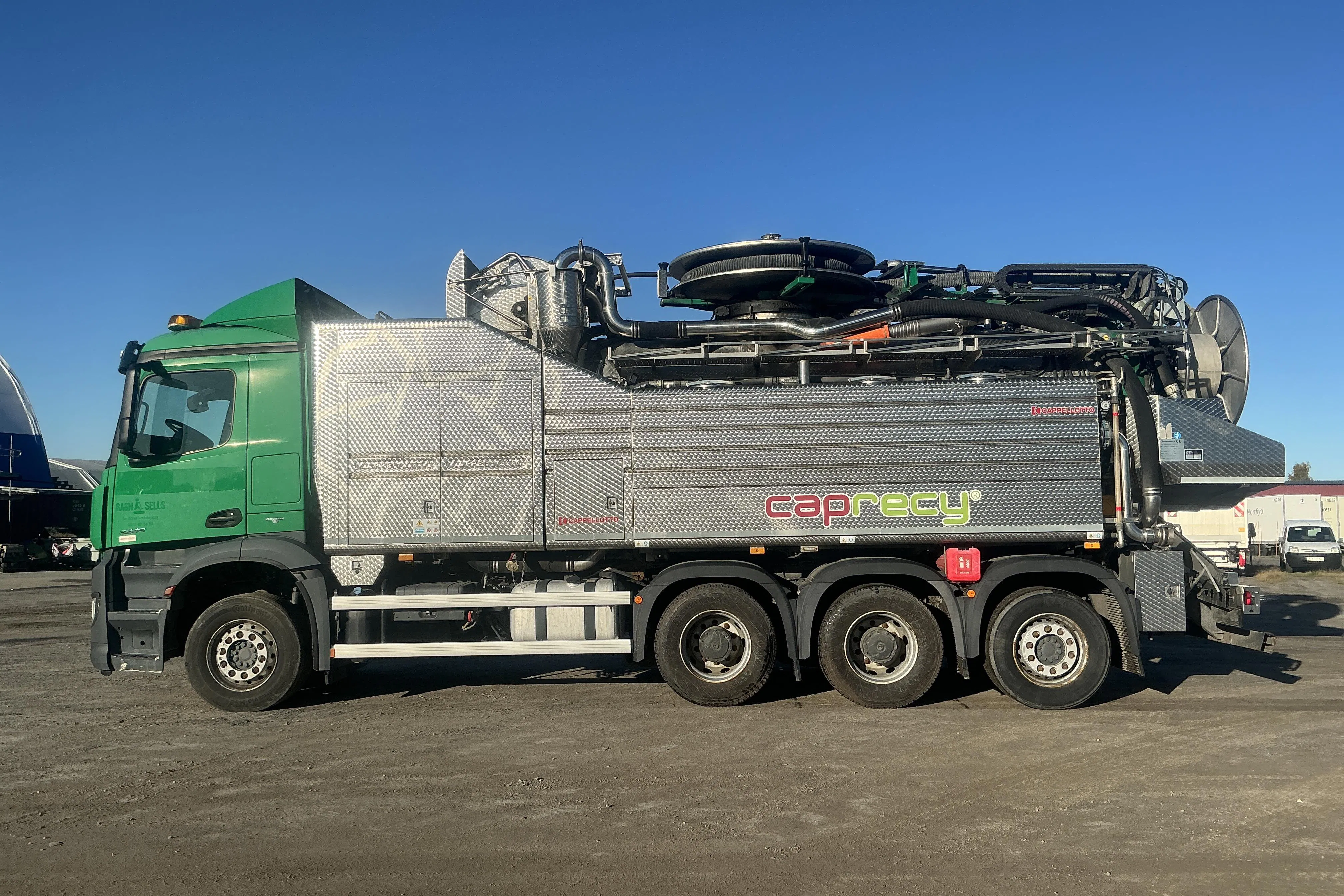 Presentationsfoto 2 av 57: MERCEDES AROCS högtrycksspol- och sugbil - 77 853 km - Automat - 2017