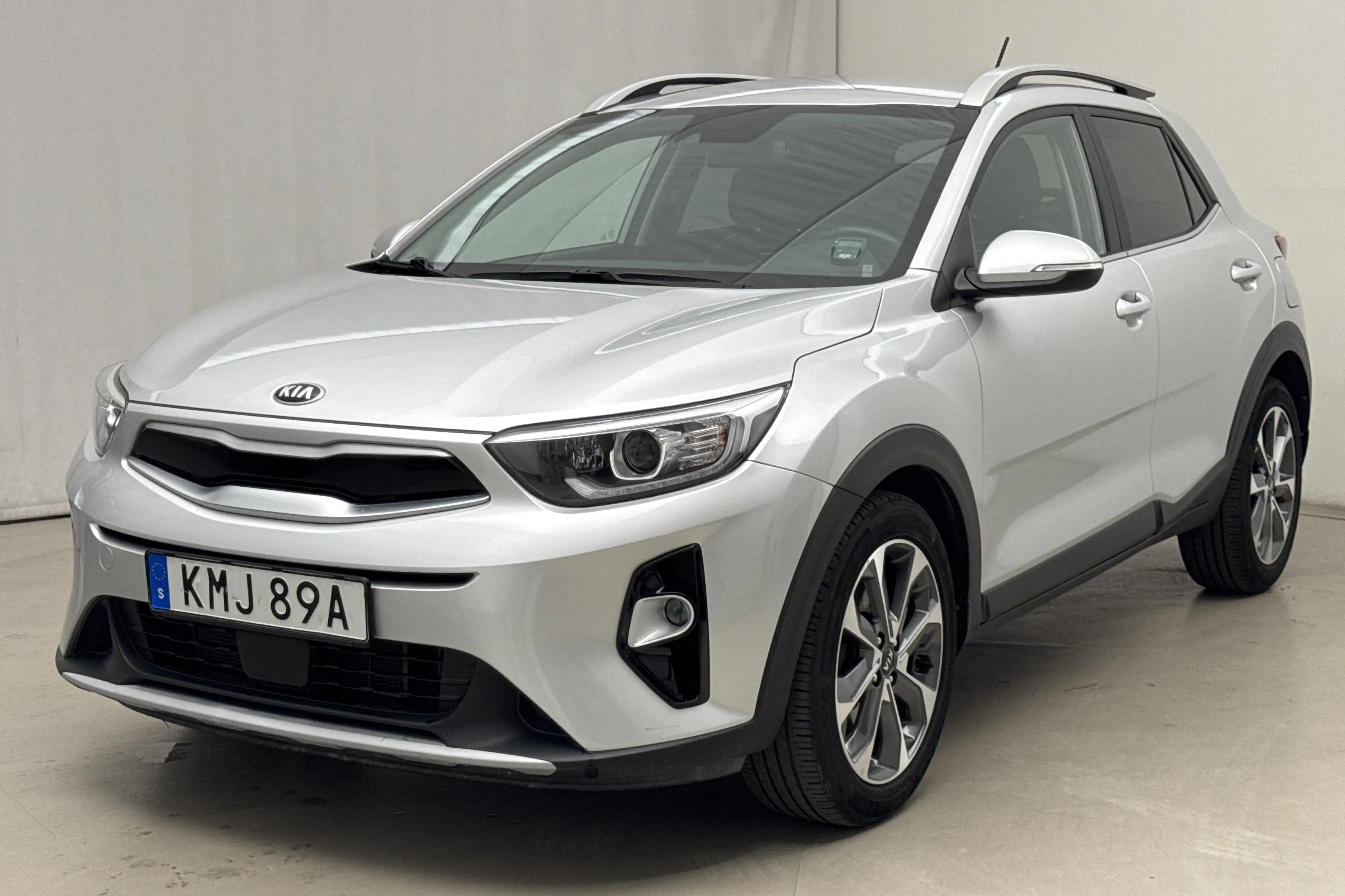 Presentation photo 1 of 18: KIA Stonic 1.0 T-GDi (120hk) - 47 350 km - Automatic - gray - 2020