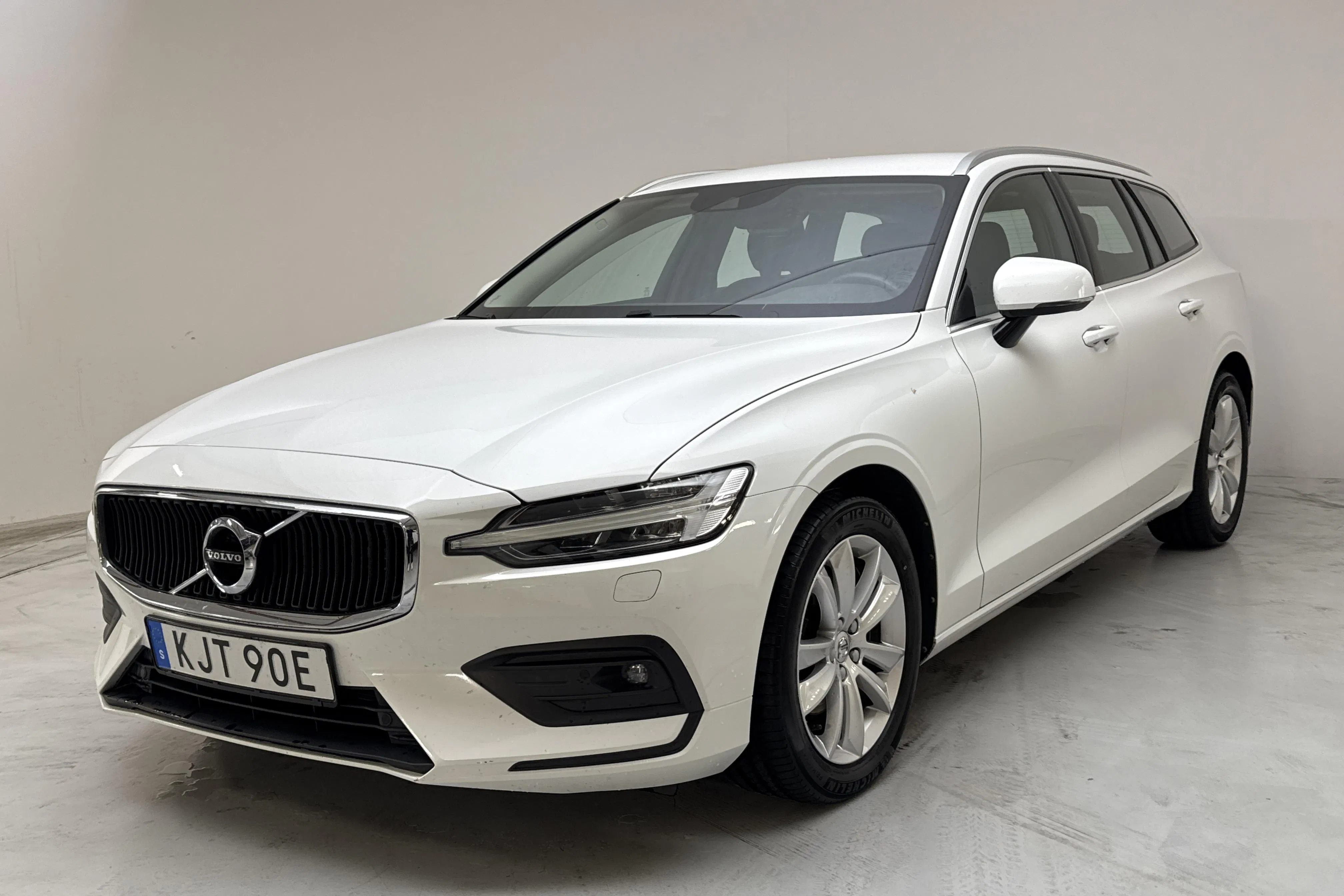 Presentation photo 1 of 15: Volvo V60 B4 Mildhybrid, Diesel (197hk) - 101 020 km - Automatic - white - 2021