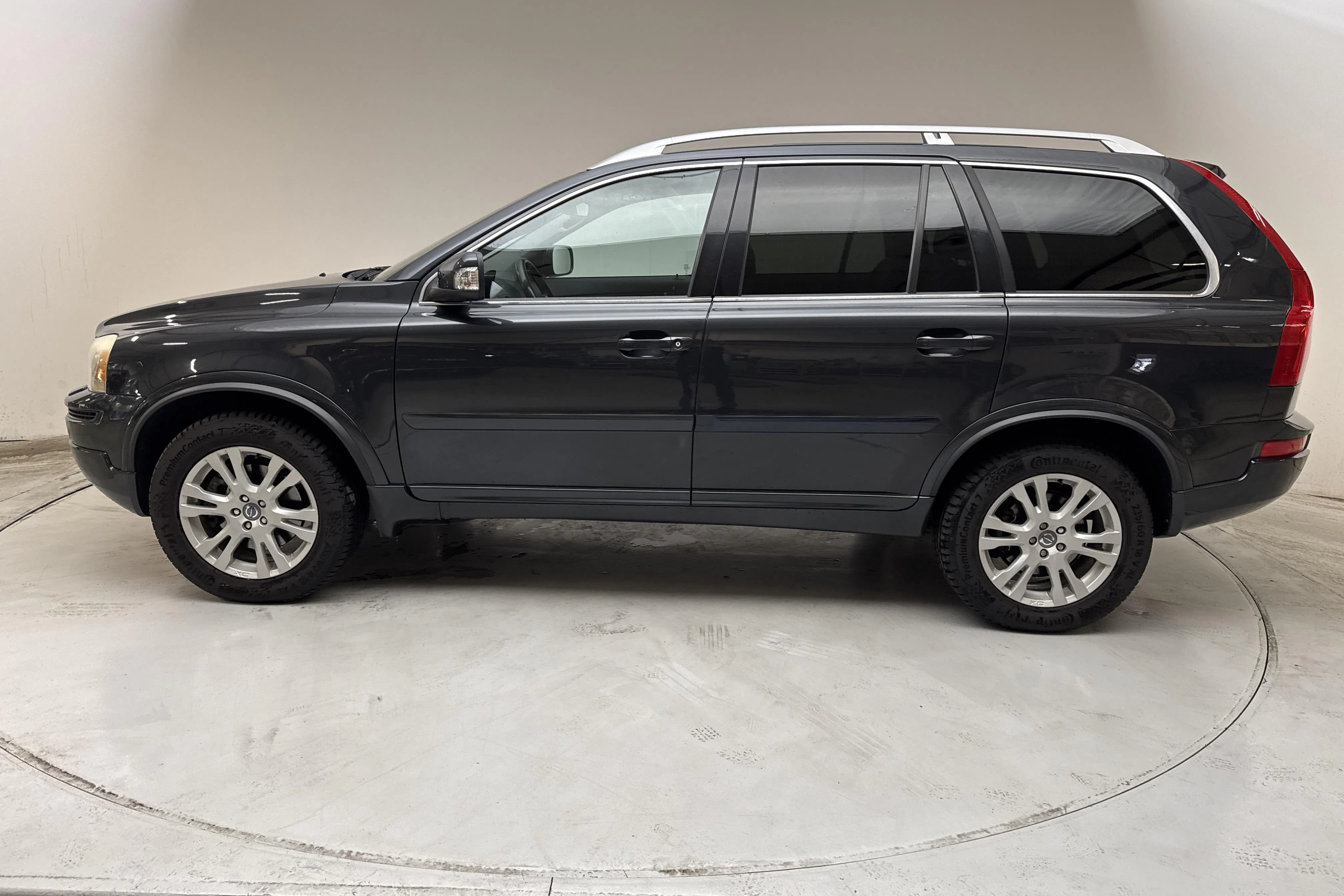 Presentationsfoto 2 av 17: Volvo XC90 D4 2WD (163hk) - 15 565 mil - Automat - grå - 2014