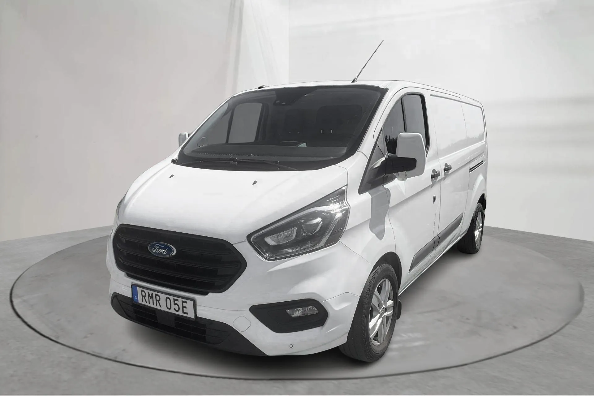 Presentation photo 1 of 14: Ford Transit Custom 340 (170hk) - 141 140 km - Automatic - white - 2019