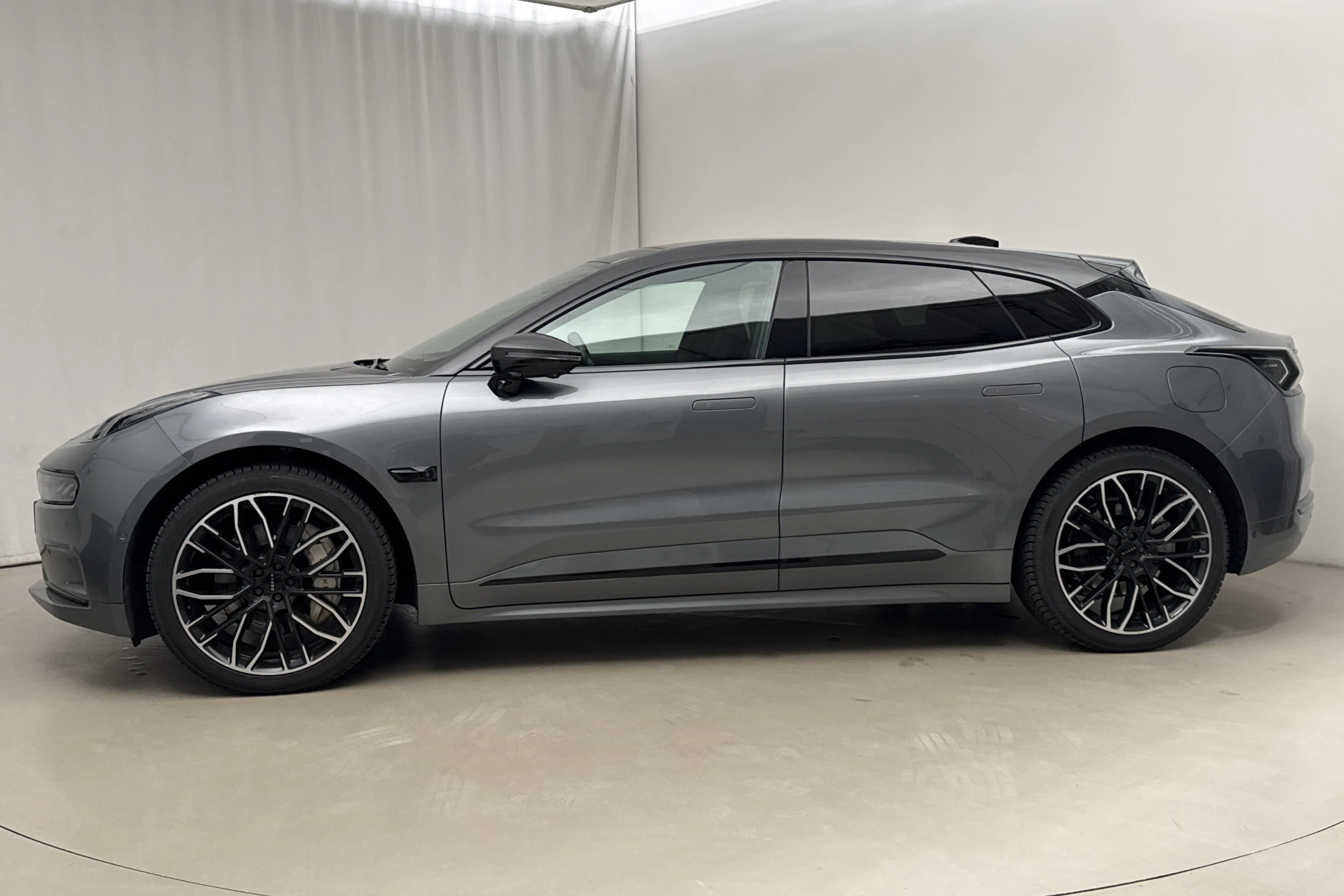 Presentation photo 2 of 28: Zeekr Zeekr 001 AWD 100kWh (544hk) - 58 720 km - Automatic - gray - 2023