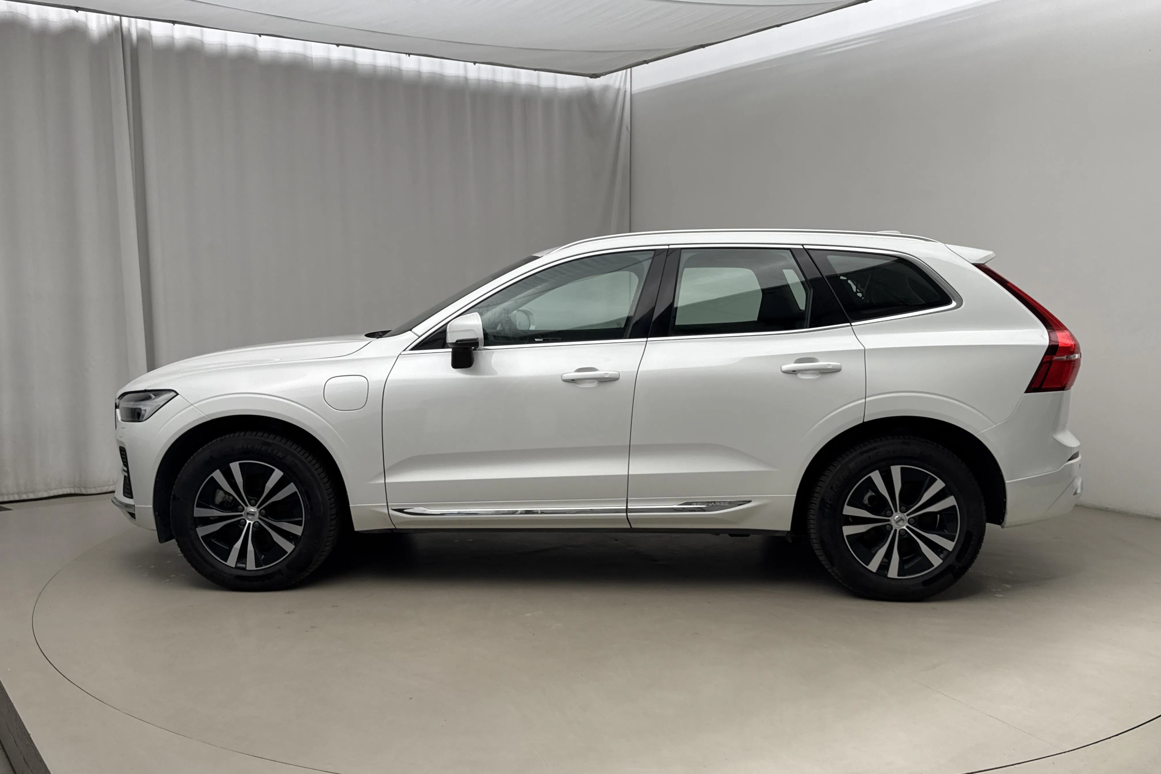 Presentation photo 2 of 19: Volvo XC60 T6 AWD Recharge (350hk) - 87 500 km - Automatic - white - 2024