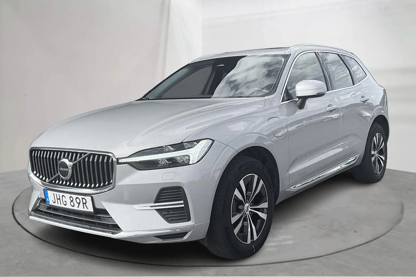 Volvo XC60 T6 AWD Recharge 253 л.с.