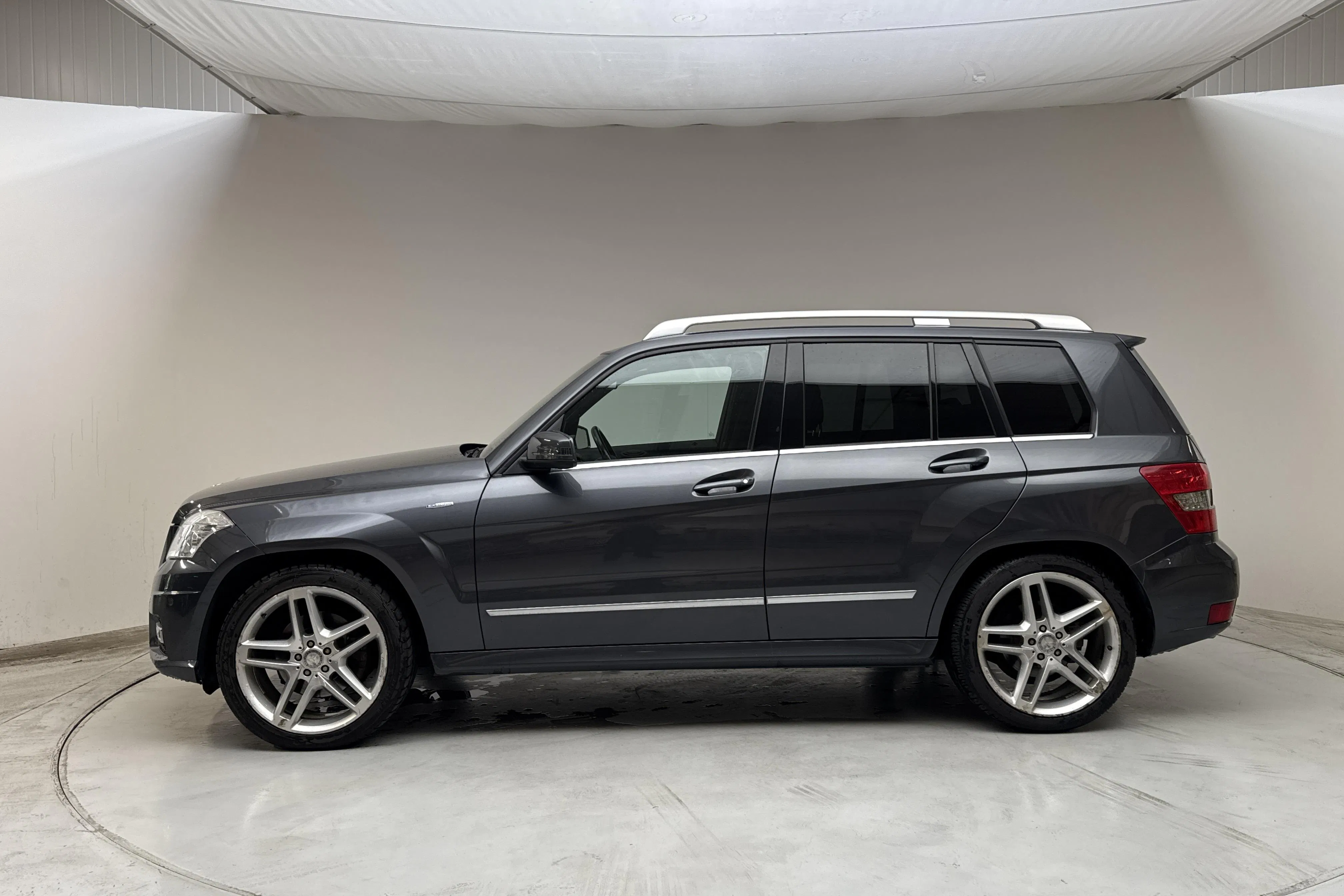 Presentation photo 2 of 14: Mercedes GLK 220 CDI 4MATIC X204 (170hk) - 190 190 km - Automatic - dark grey - 2012