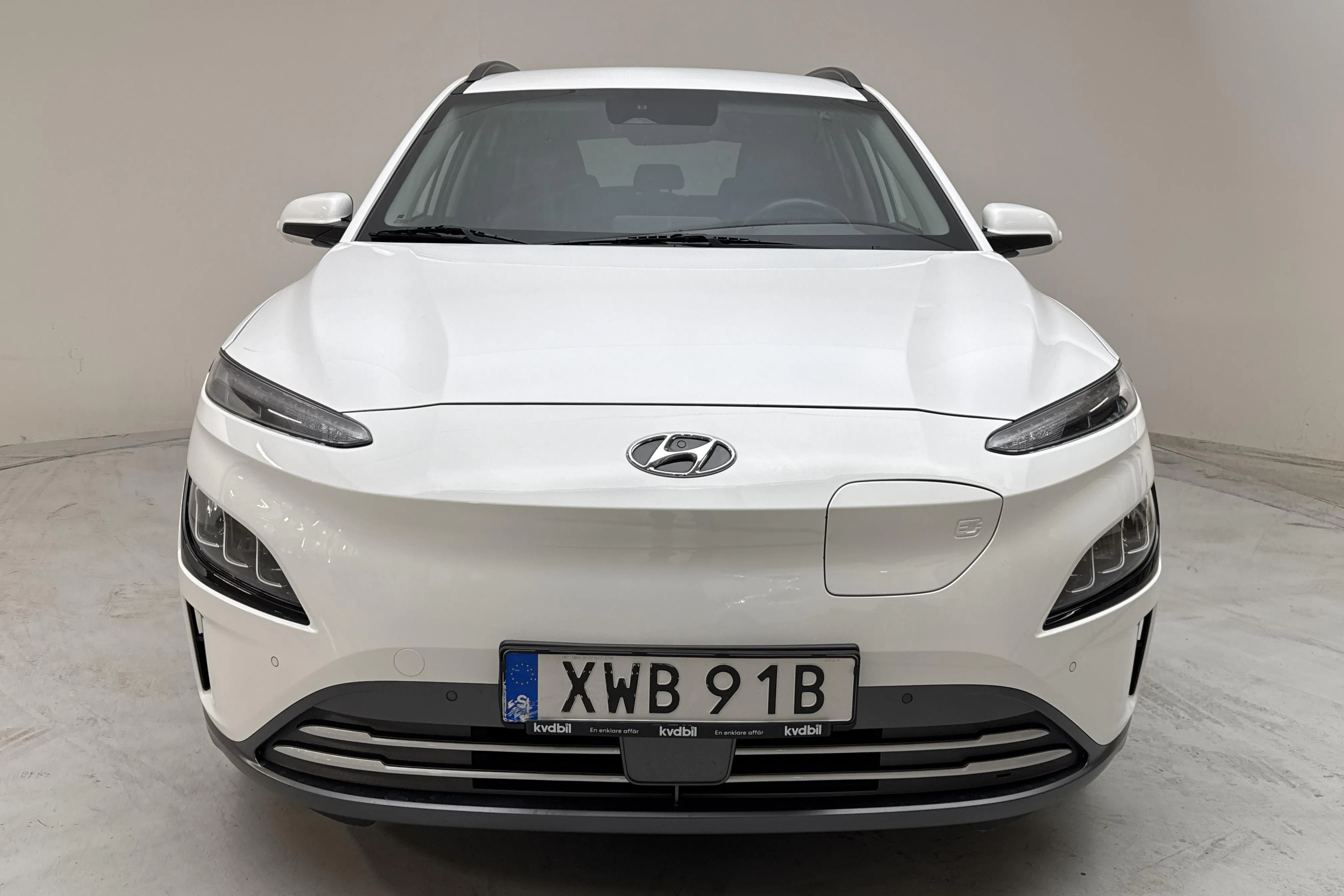Presentation photo 2 of 16: Hyundai Kona Electric 64kWh (204hk) - 198 740 km - Automatic - white - 2022