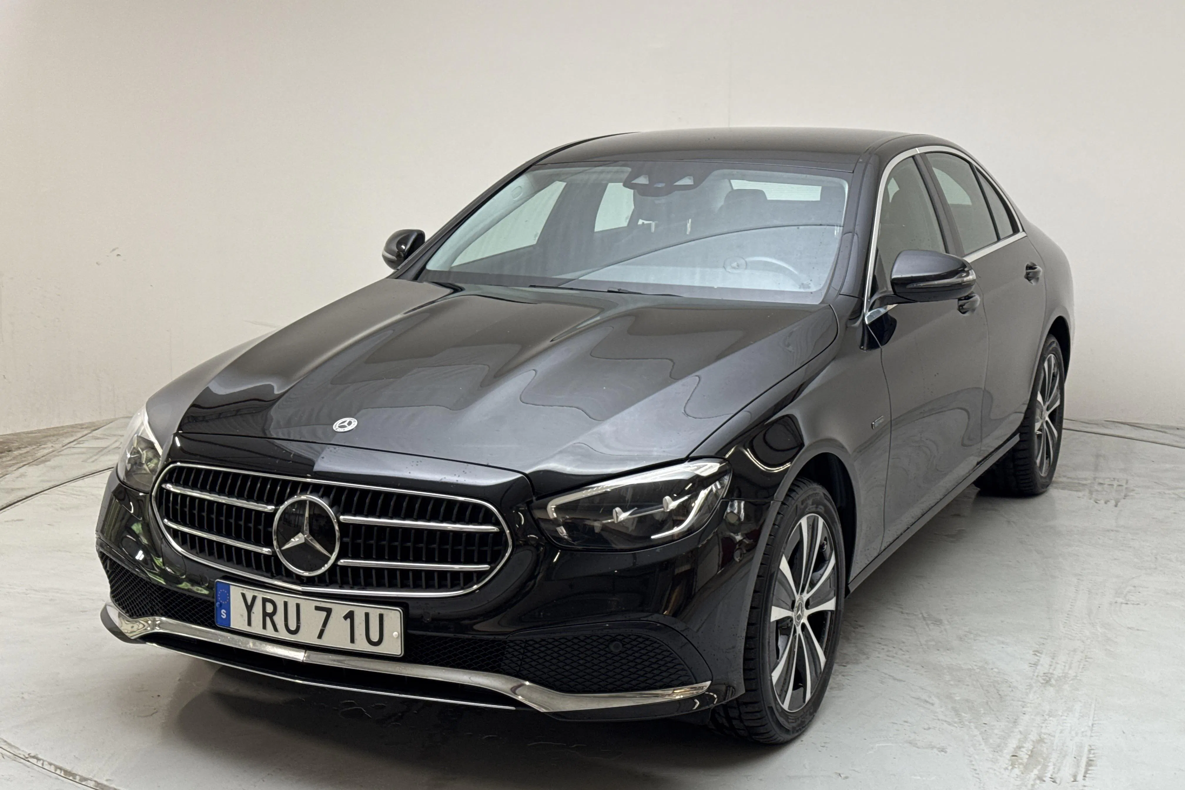Presentationsfoto 1 av 16: Mercedes E 300 de Sedan 4MATIC W213 (306hk) - 9 979 mil - Automat - svart - 2022