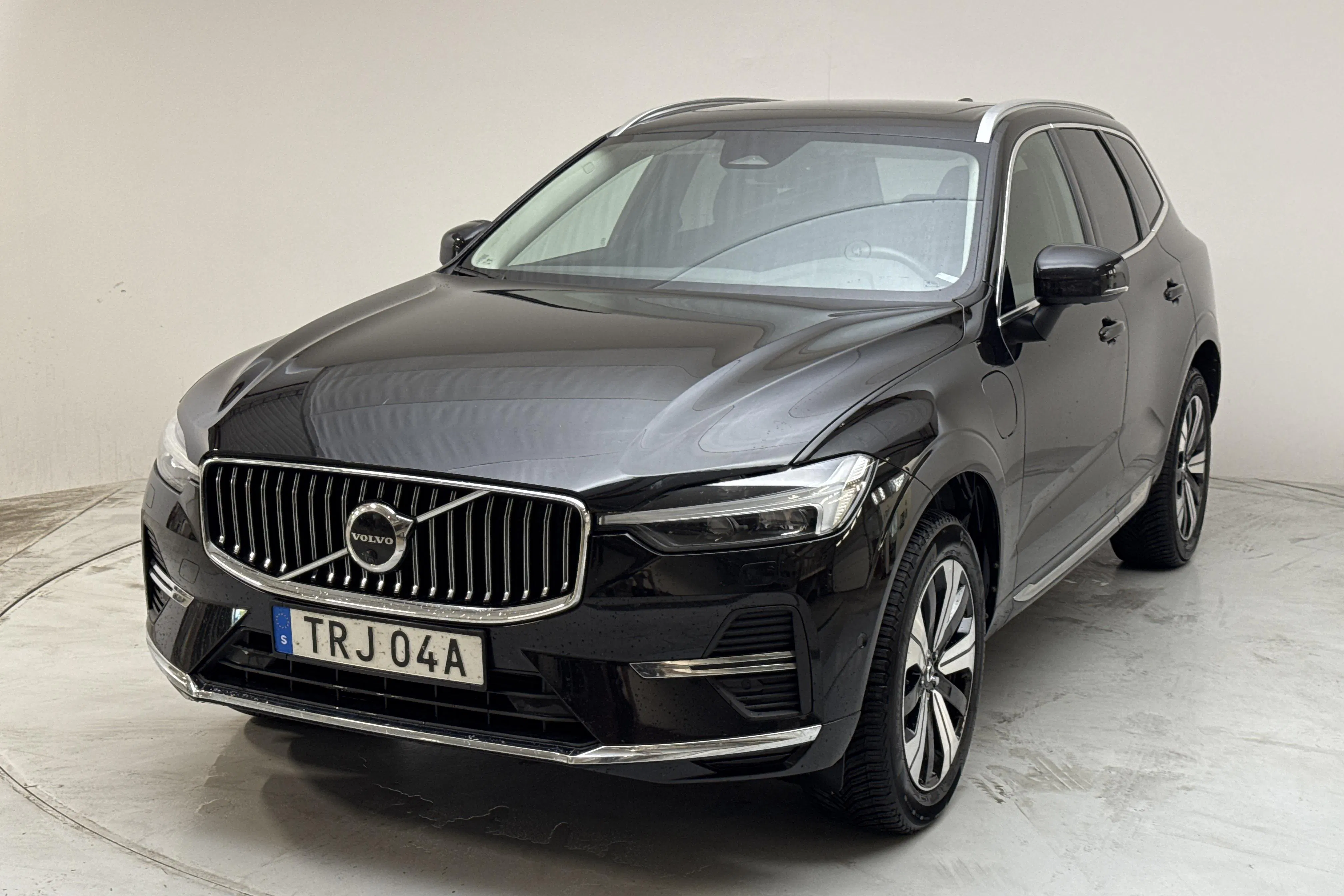 Presentation photo 1 of 17: Volvo XC60 T6 AWD Recharge (350hk) - 91 260 km - Automatic - black - 2023