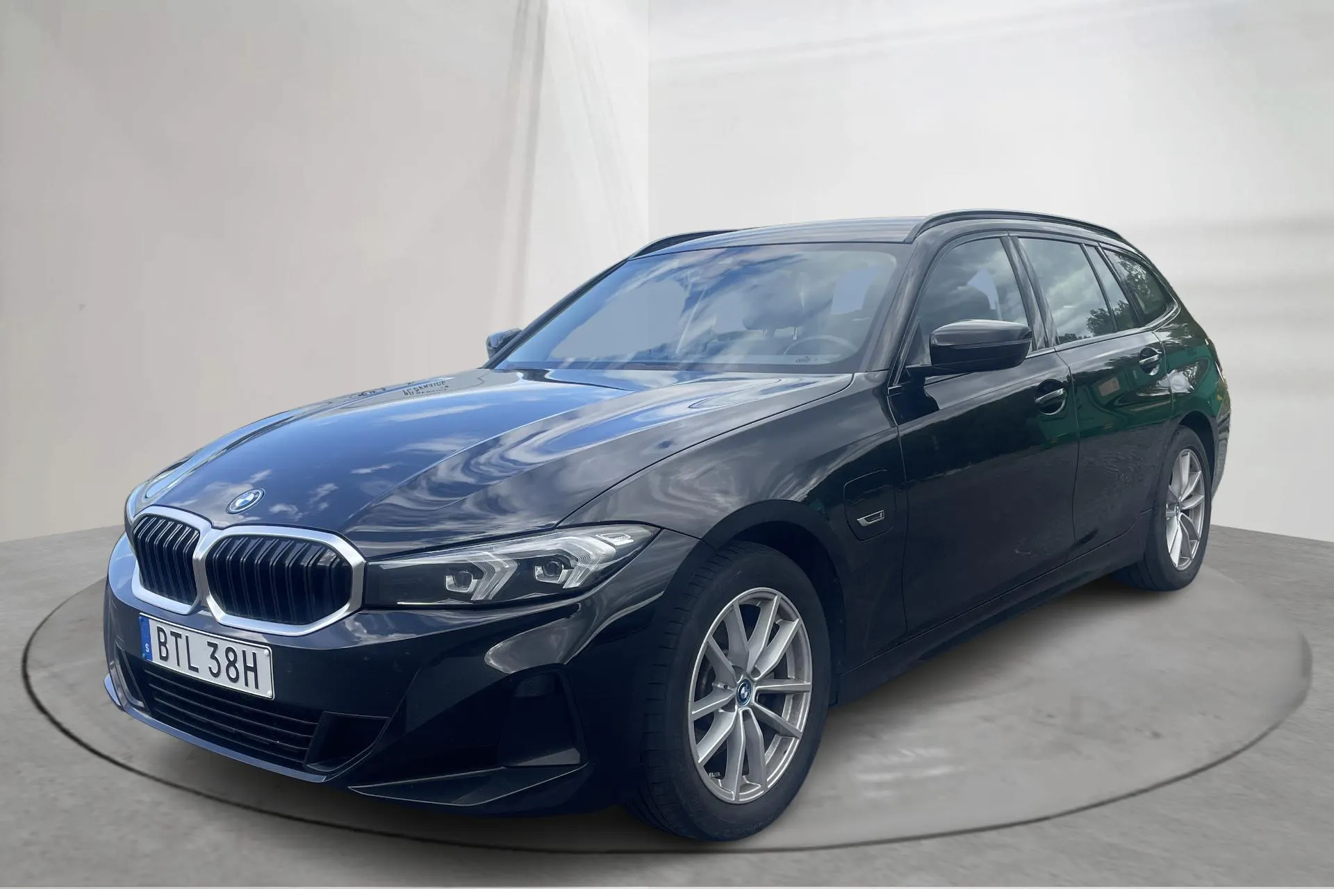 Presentation photo 1 of 17: BMW 330e xDrive Touring LCI, G21 (292hk) - 93 780 km - Automatic - black - 2023