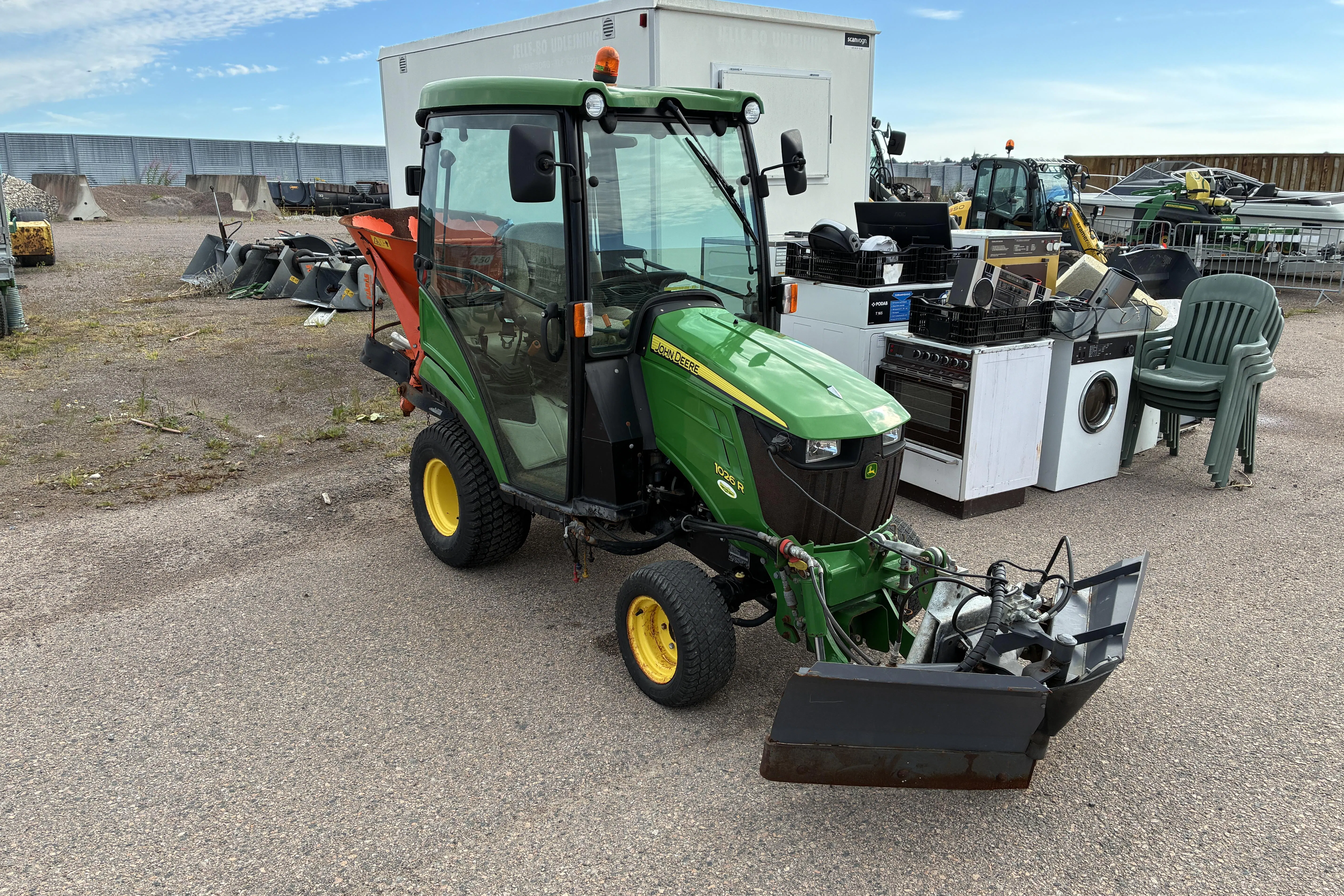 Presentationsfoto 2 av 34: John-Deere 1026R - 0 km - grön - 2015