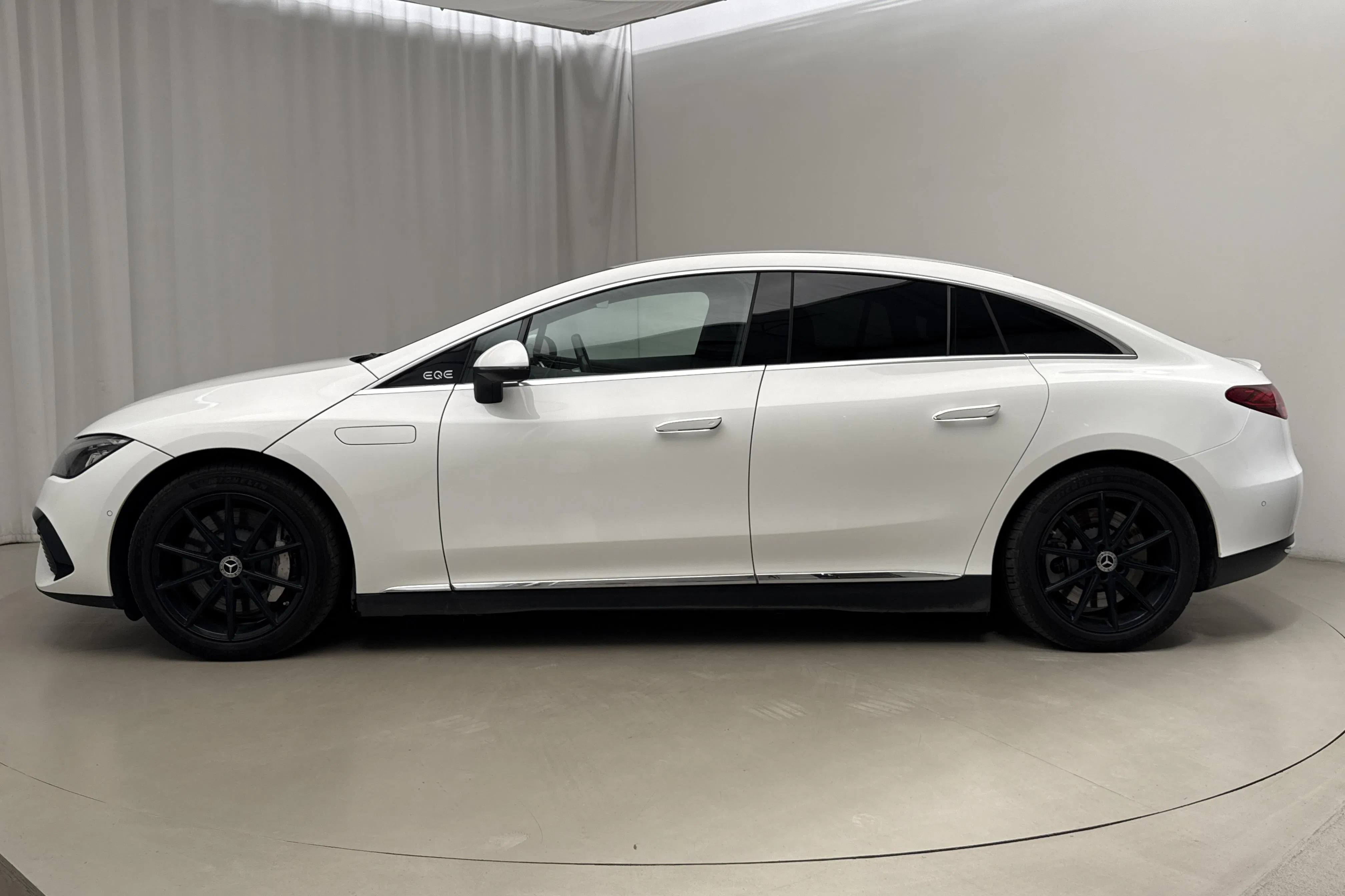 Presentation photo 2 of 23: Mercedes EQE 350+ V295 (292hk) - 126 940 km - Automatic - white - 2022
