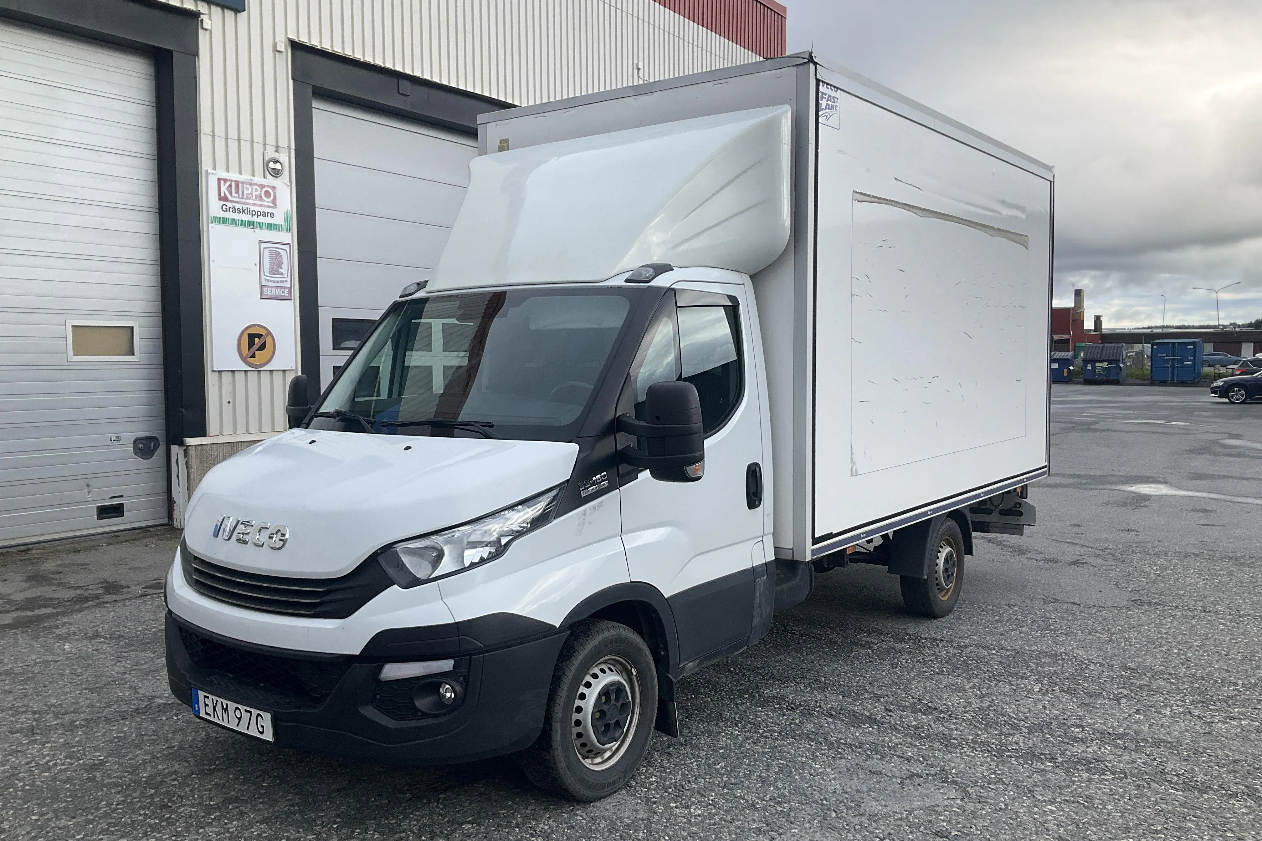 Presentationsfoto 1 av 26: Iveco Daily 35 2.3 (156hk) - 21 667 mil - Automat - vit - 2019