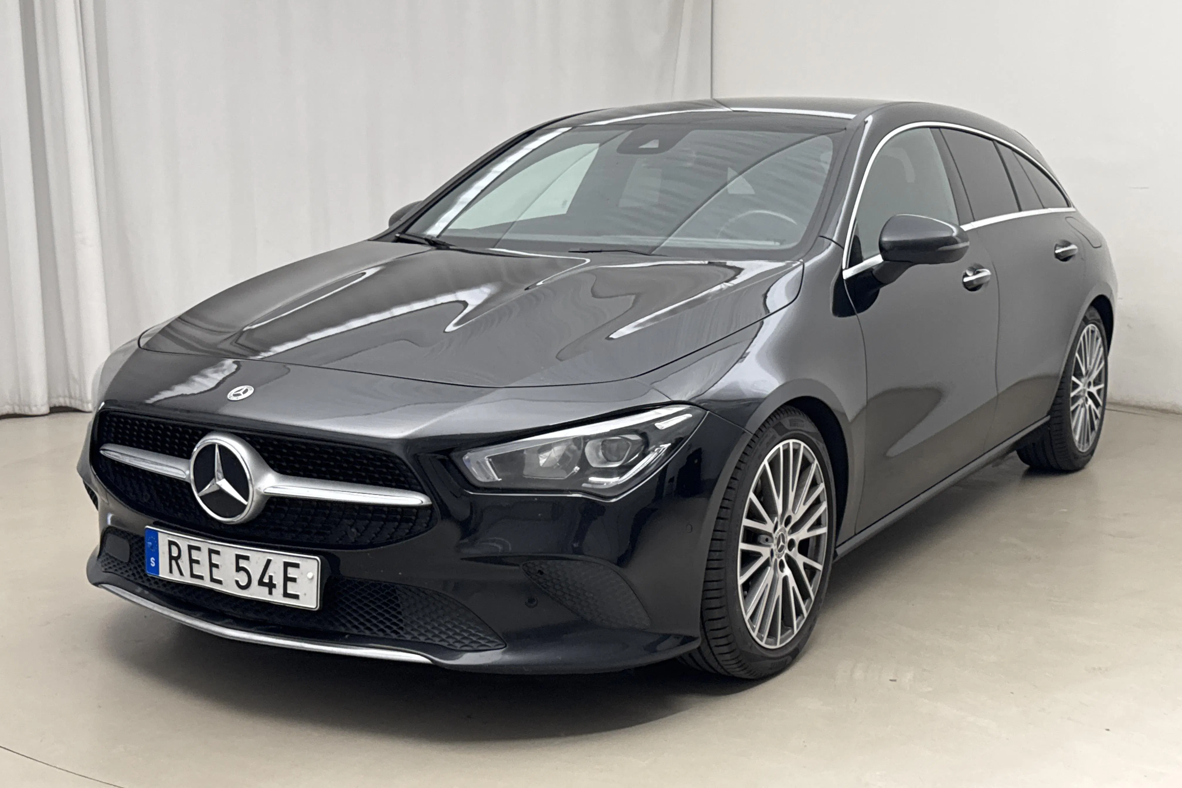 Presentation photo 1 of 14: Mercedes CLA 200 Shooting Brake X118 (163hk) - 170 300 km - Automatic - black - 2020