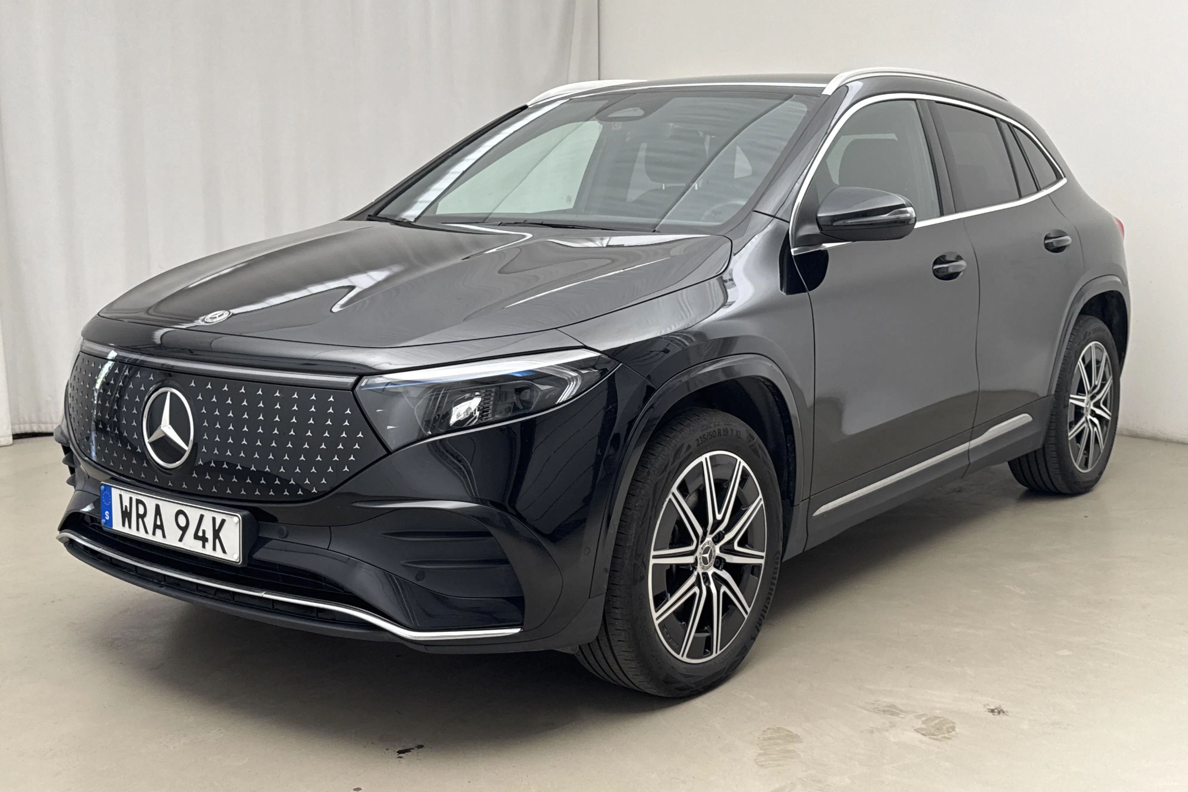 Presentation photo 1 of 15: Mercedes EQA 250+ H243 (190hk) - 41 280 km - Automatic - black - 2025