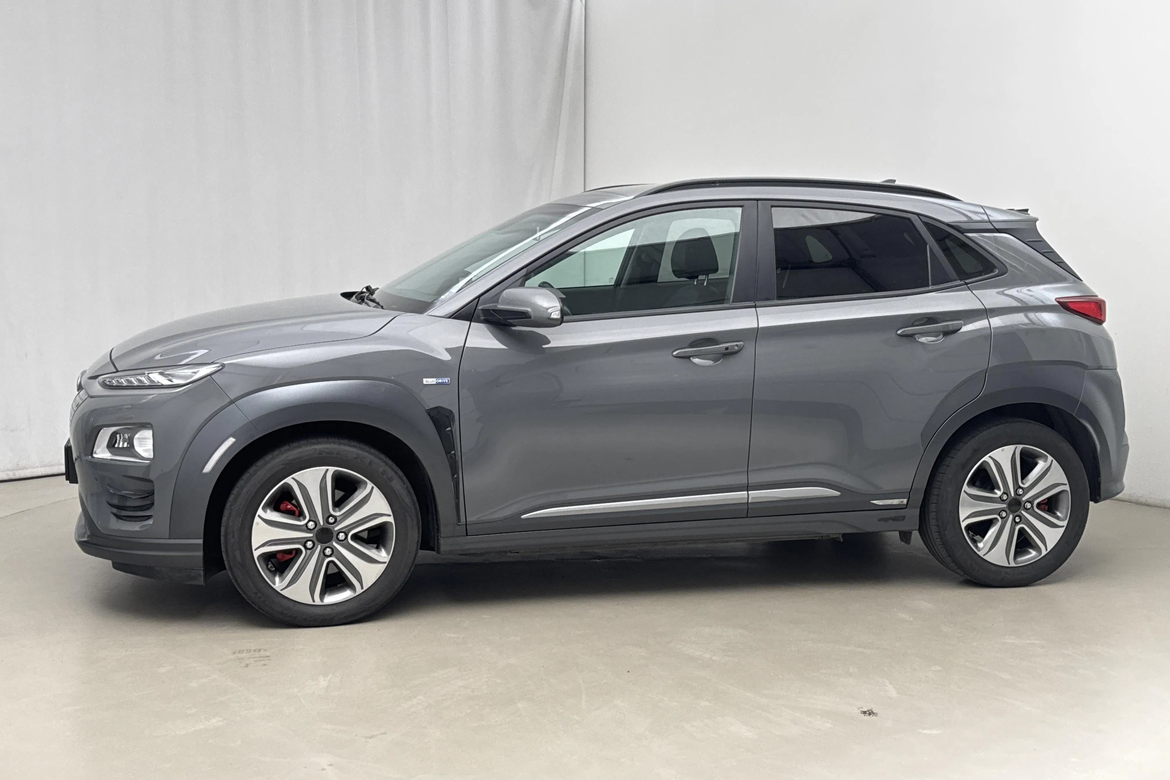 Presentationsfoto 2 av 19: Hyundai Kona Electric Long Range 64kWh (204hk) - 12 772 mil - Automat - grå - 2020