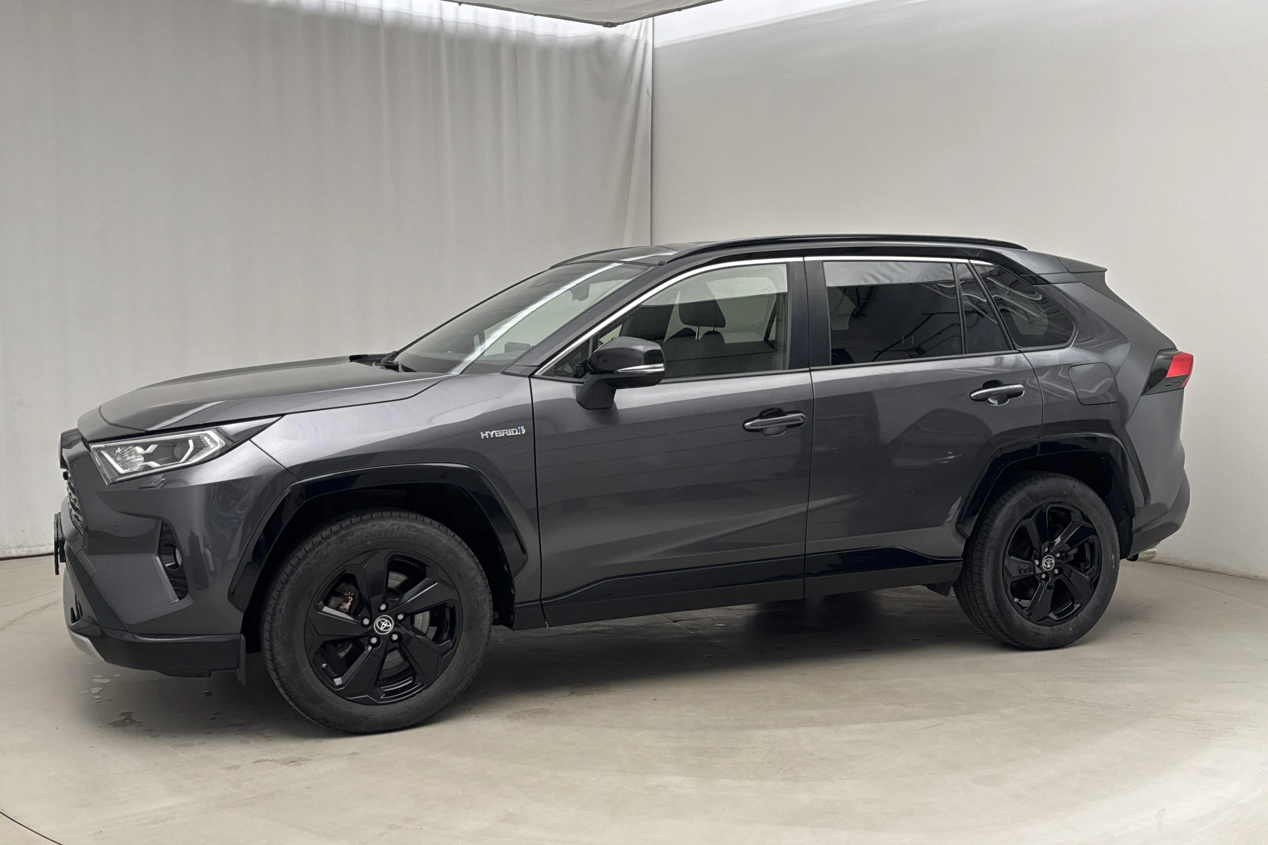 Esitlusfoto 2 aadressil 15: Toyota RAV4 2.5 HSD AWD (222hk) - 65 180 km - Automaatne - hall - 2020