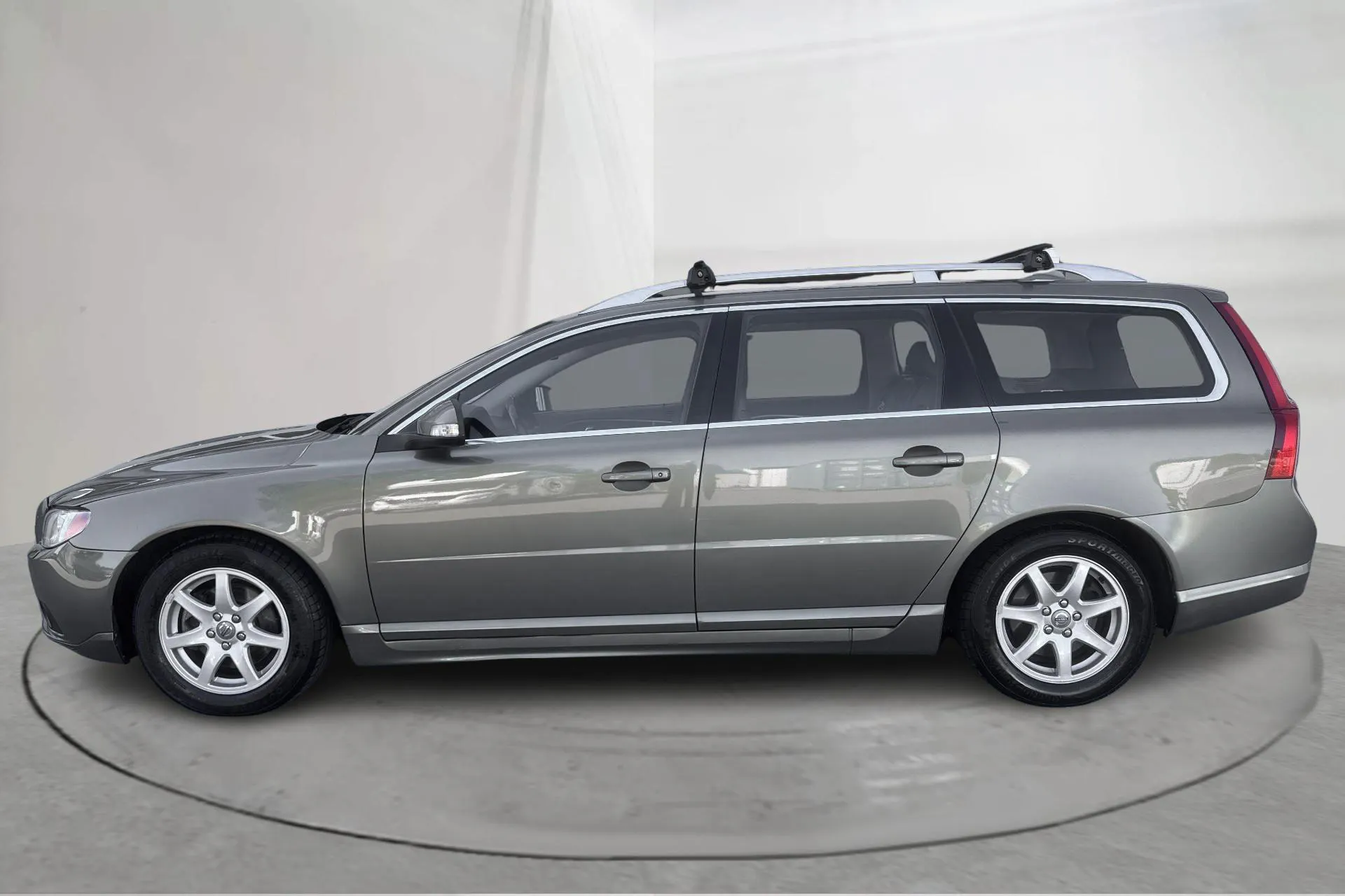 Presentationsfoto 2 av 12: Volvo V70 II 1.6D DRIVe (109hk) - 19 466 mil - Manuell - grön - 2010