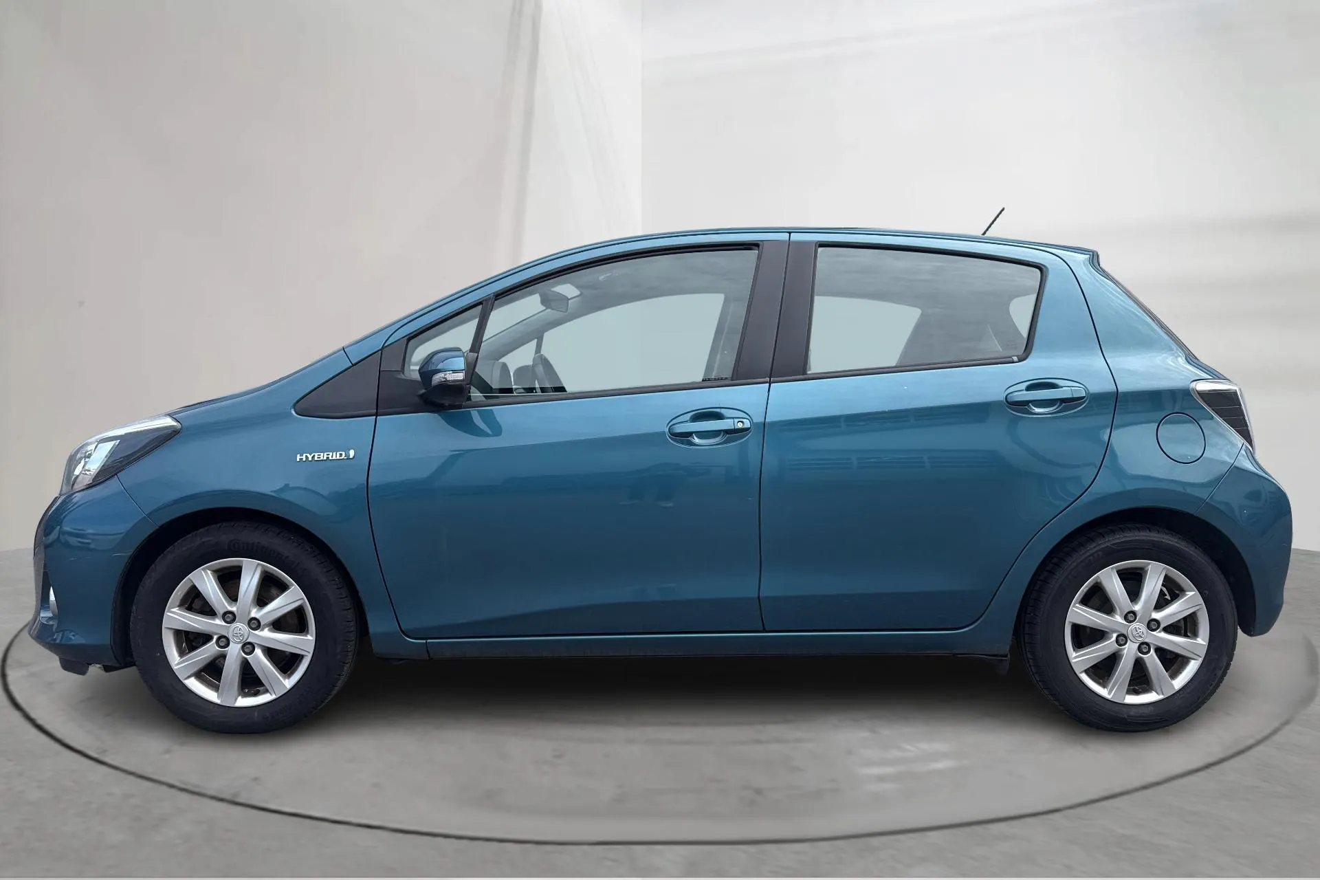 Presentation photo 2 of 13: Toyota Yaris 1.5 HSD 5dr (75hk) - 132 590 km - Automatic - dark green - 2013