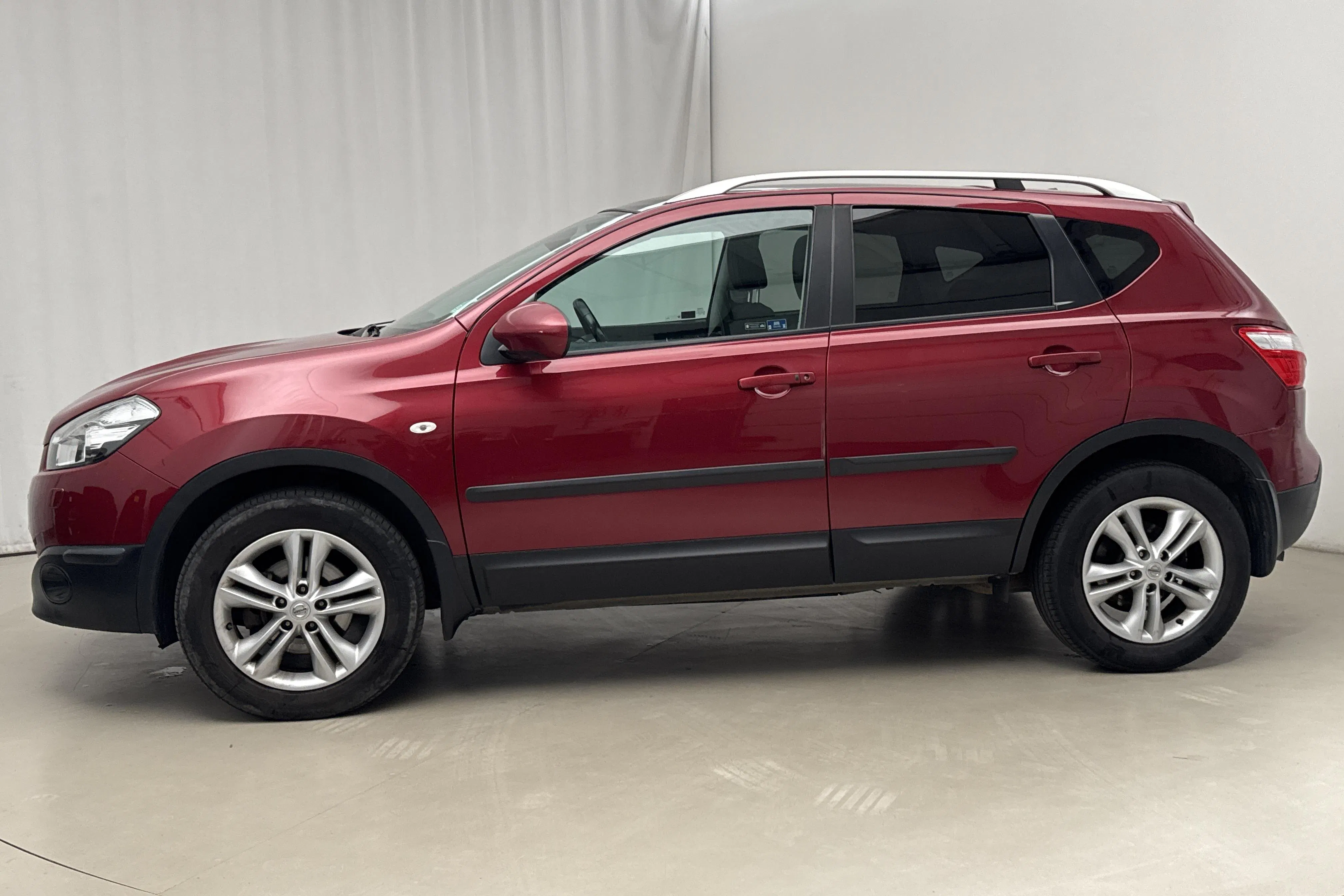 Presentation photo 2 of 23: Nissan Qashqai 1.6 dCi (130hk) - 167 150 km - Manual - red - 2012