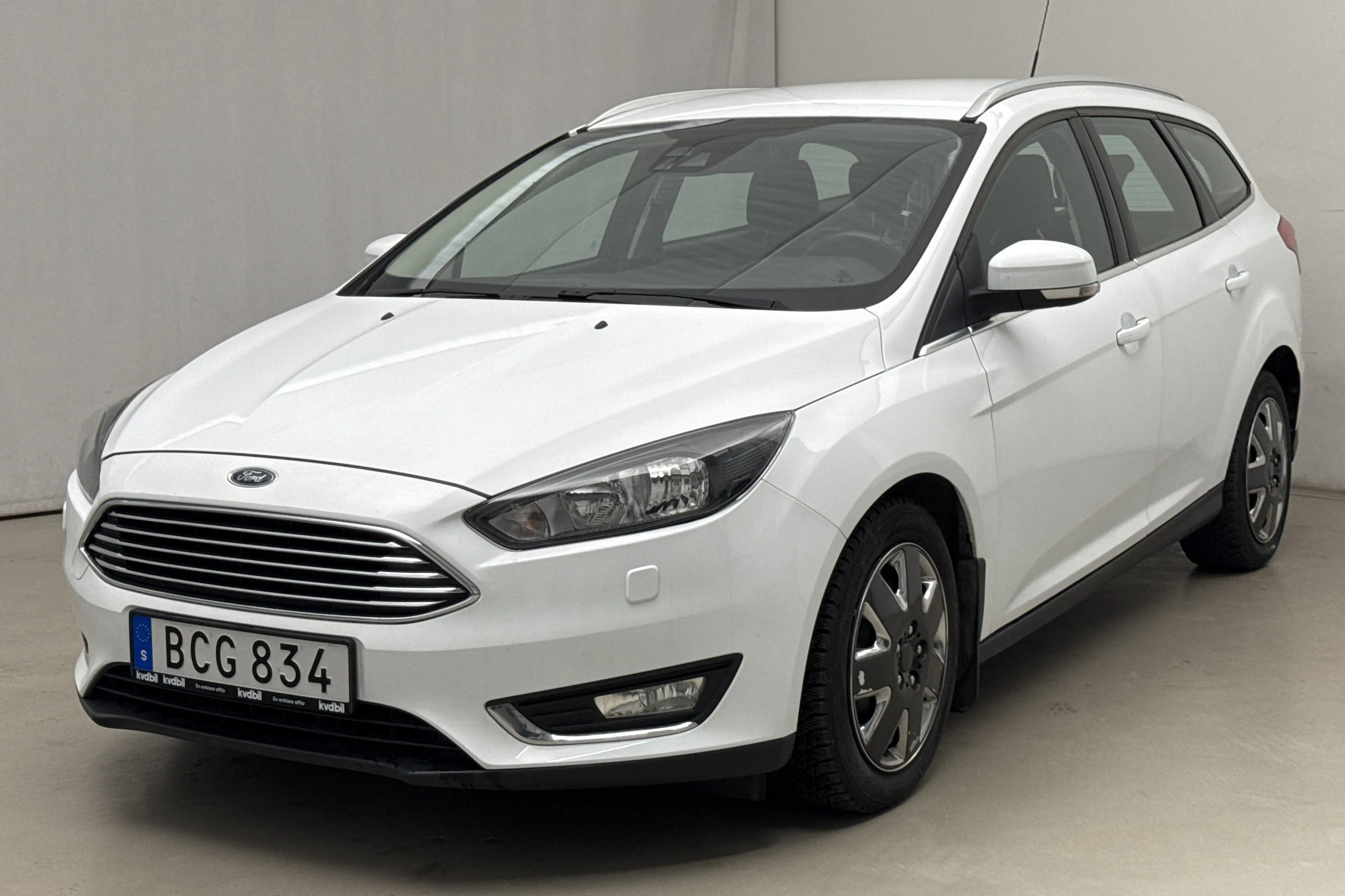 Presentation photo 1 of 13: Ford Focus 1.0 EcoBoost Kombi (125hk) - 90 700 km - Manual - white - 2016