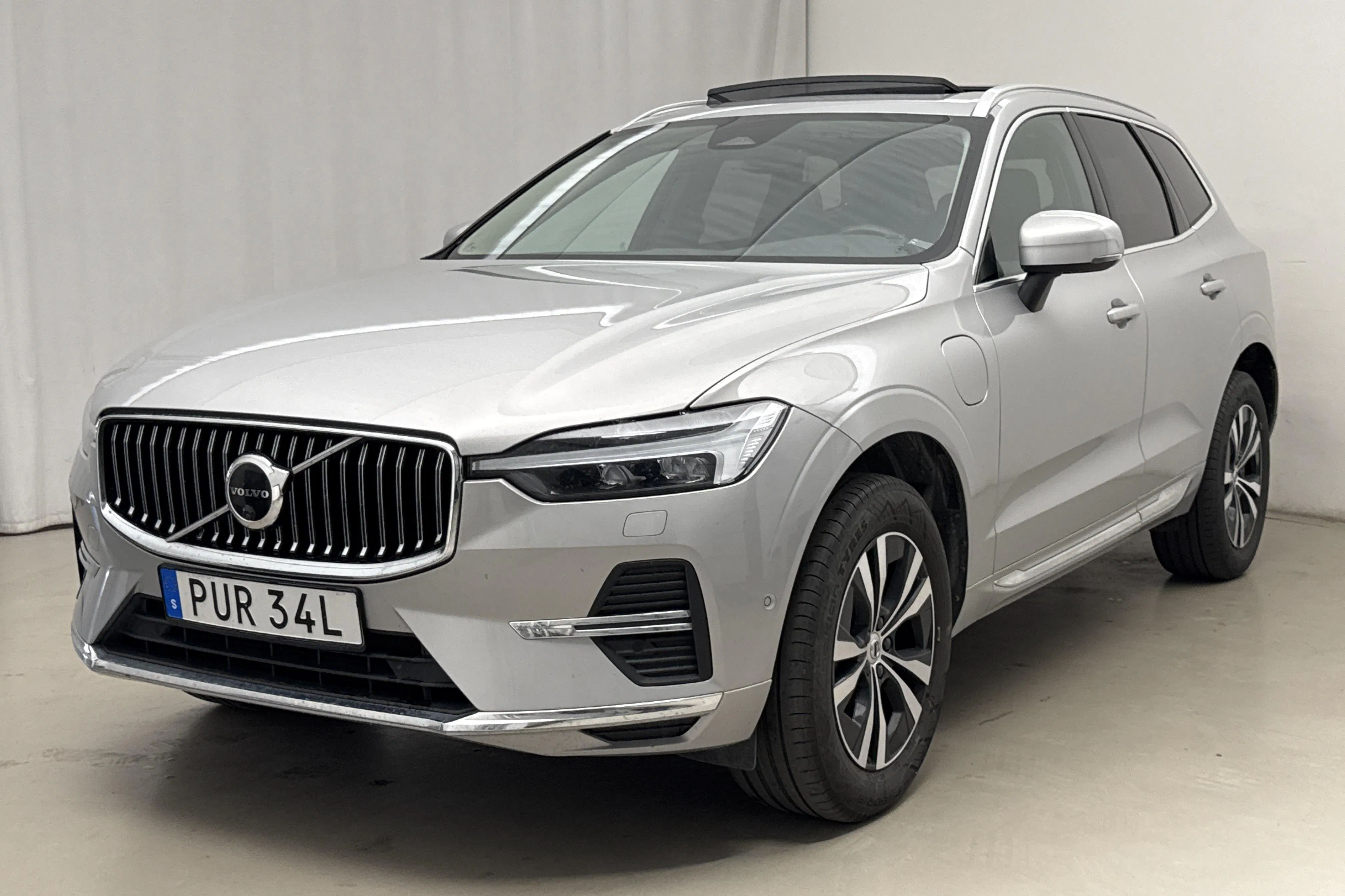 Presentation photo 1 of 27: Volvo XC60 T6 AWD Recharge (350hk) - 197 730 km - Automatic - silver - 2023
