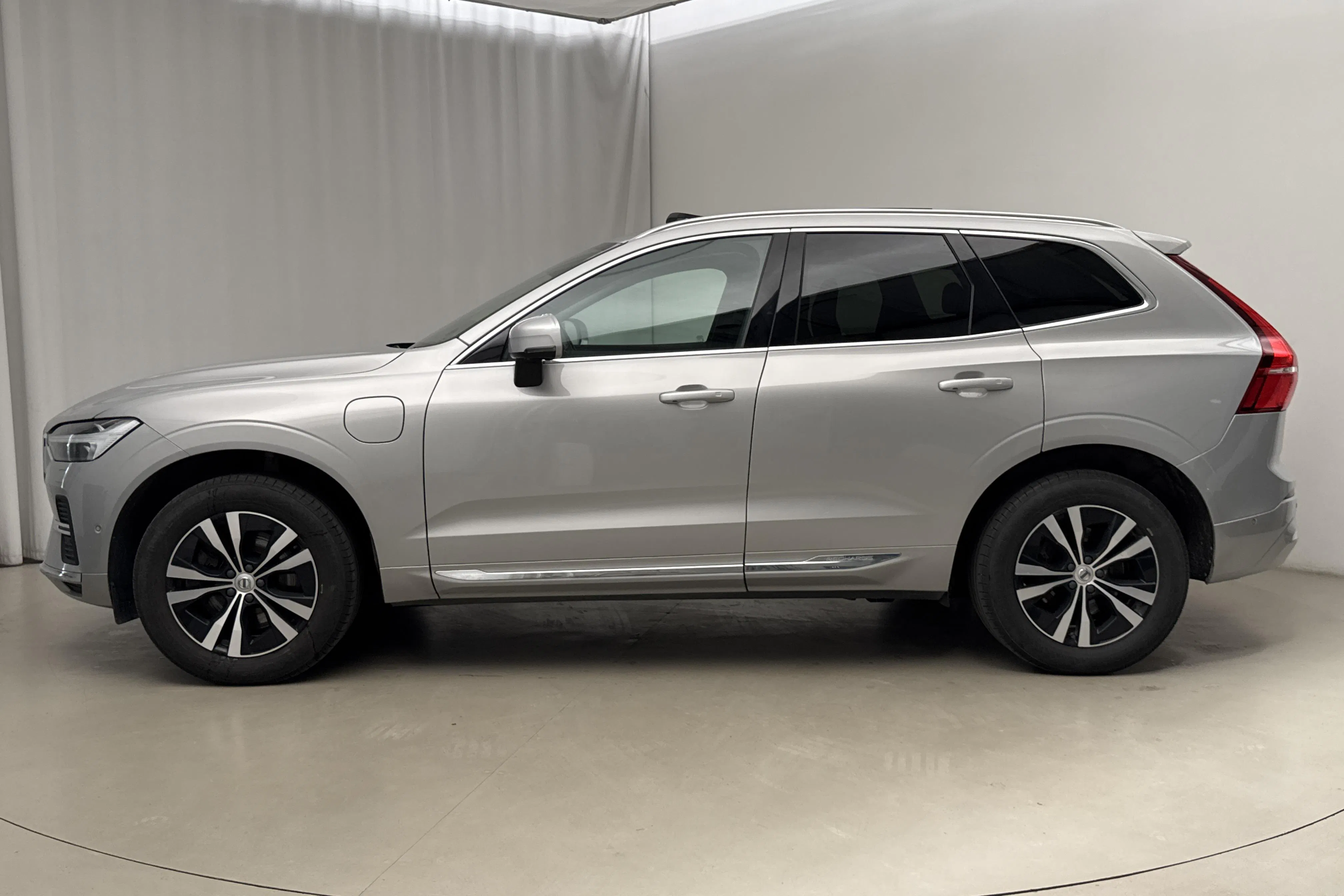 Presentation photo 2 of 27: Volvo XC60 T6 AWD Recharge (350hk) - 197 730 km - Automatic - silver - 2023