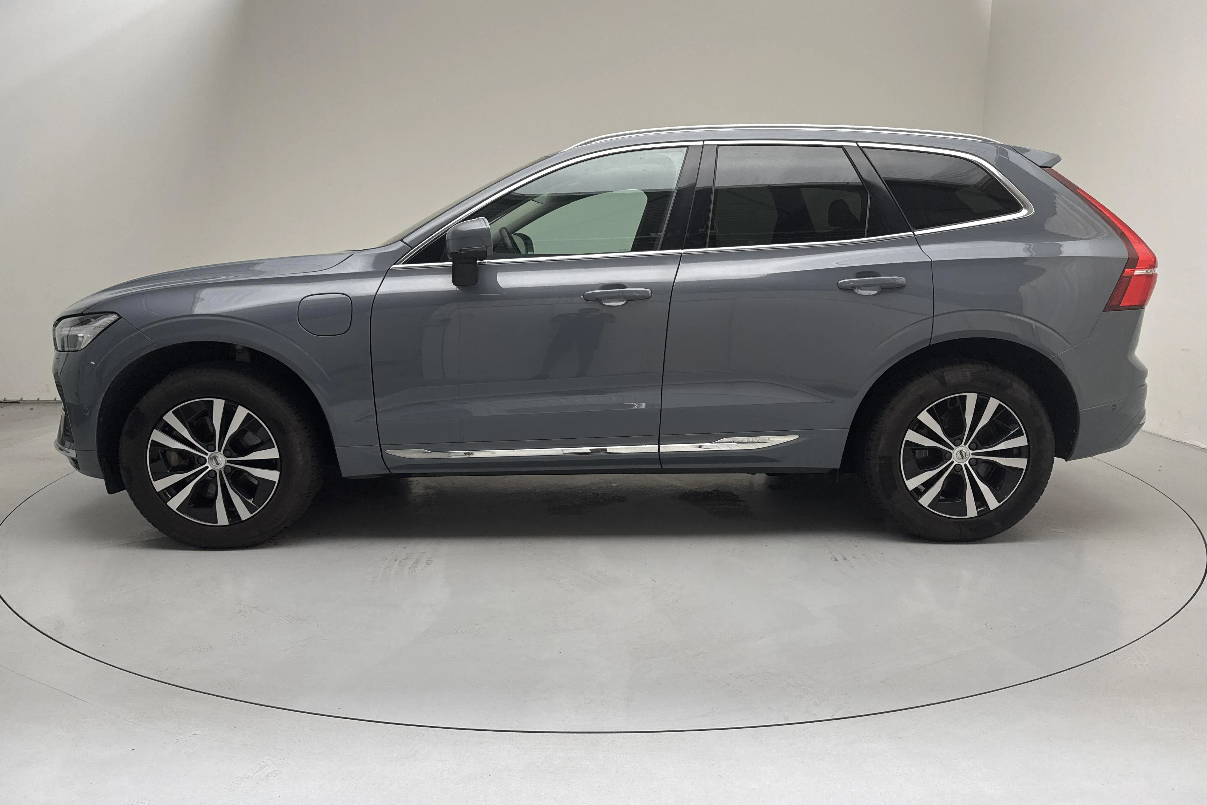 Presentation photo 2 of 19: Volvo XC60 T6 AWD Recharge (350hk) - 71 920 km - Automatic - gray - 2023
