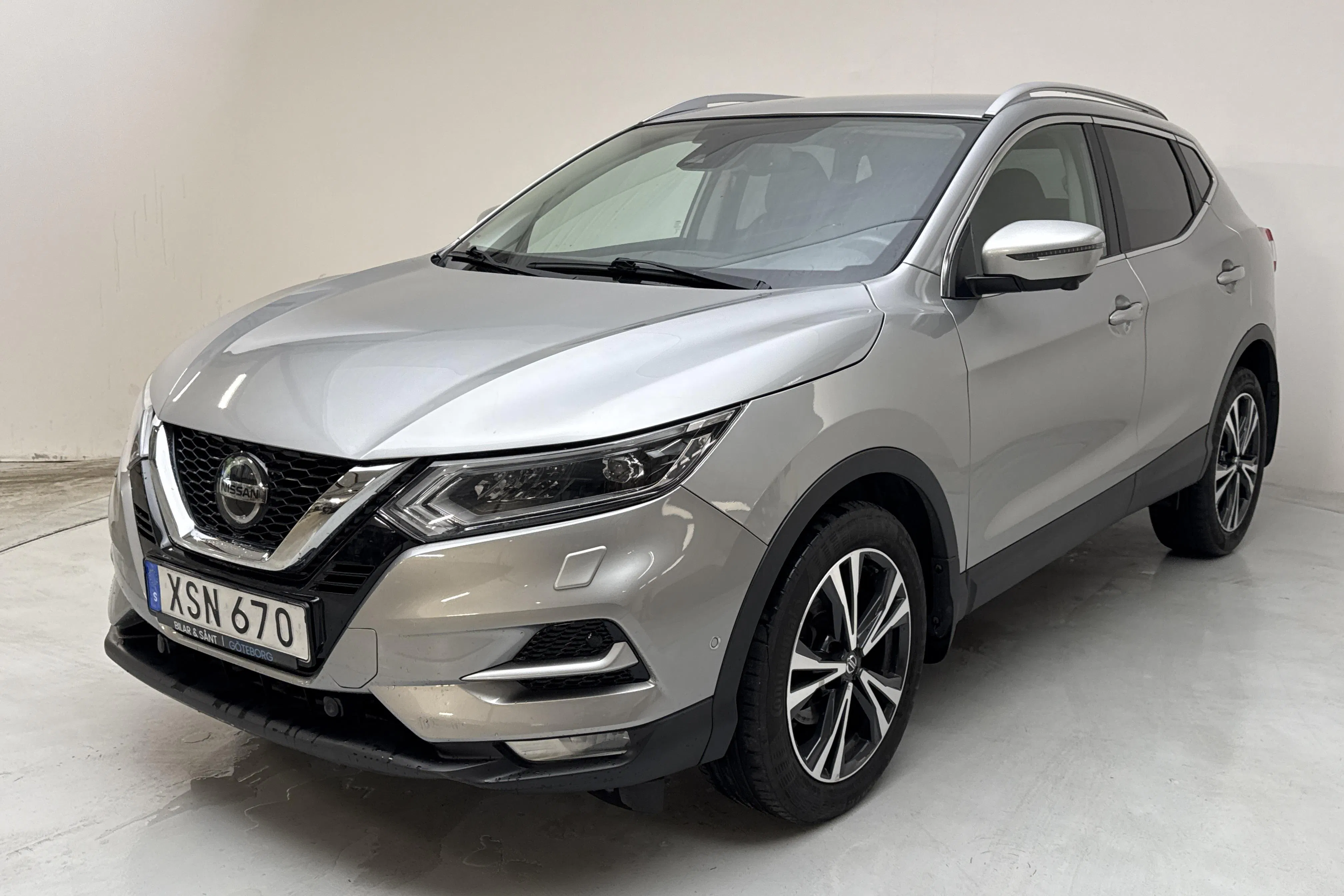 Presentationsfoto 1 av 15: Nissan Qashqai 1.3 DIG-T (160hk) - 12 912 mil - Automat - silver - 2019