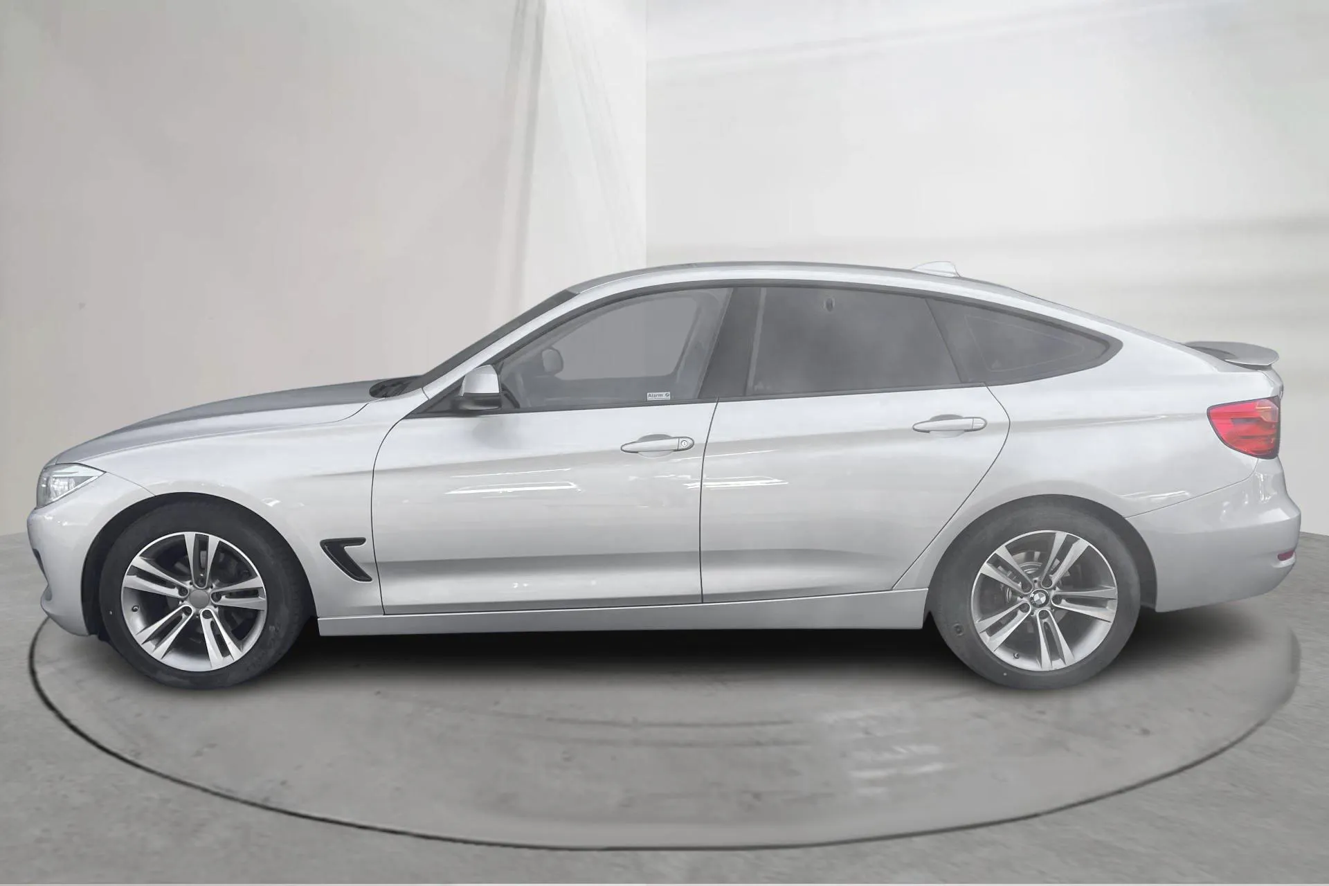Esittelykuva 2 osoitteesta 13: BMW 320d GT, F34 (184hk) - 230 970 km - Automaattinen - hopea - 2014