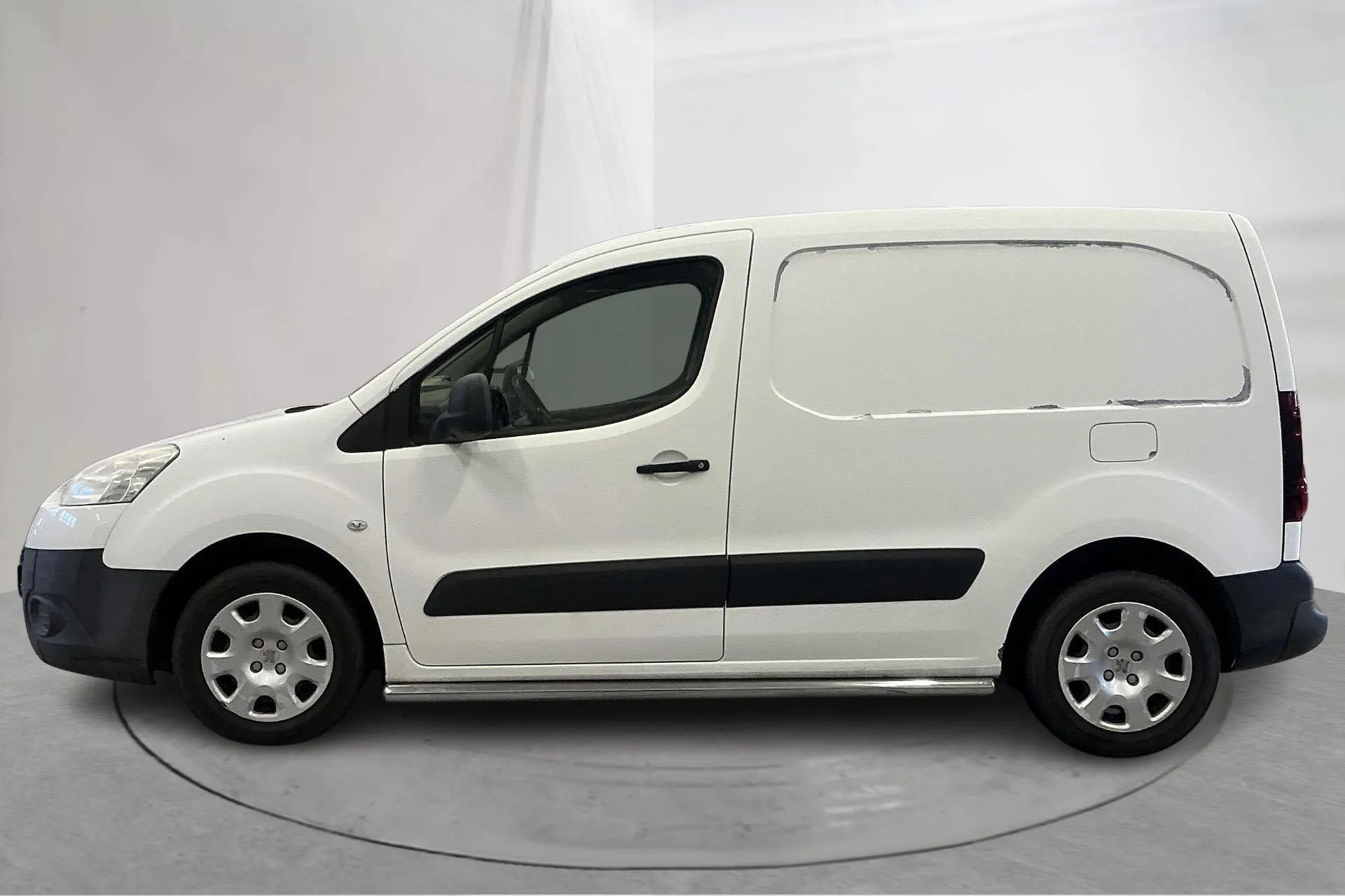 Presentation photo 2 of 12: Peugeot Partner 1.6 HDI Skåp (114hk) - 158 950 km - Manual - white - 2012