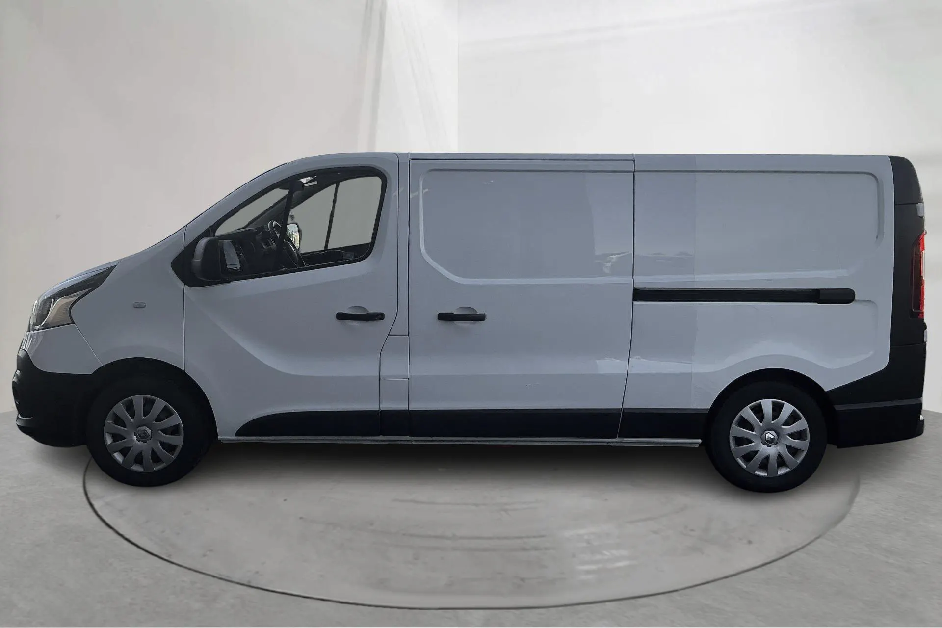 Presentation photo 2 of 17: Renault Trafic 1.6 dCi Skåp (125hk) - 100 920 km - Manual - white - 2017